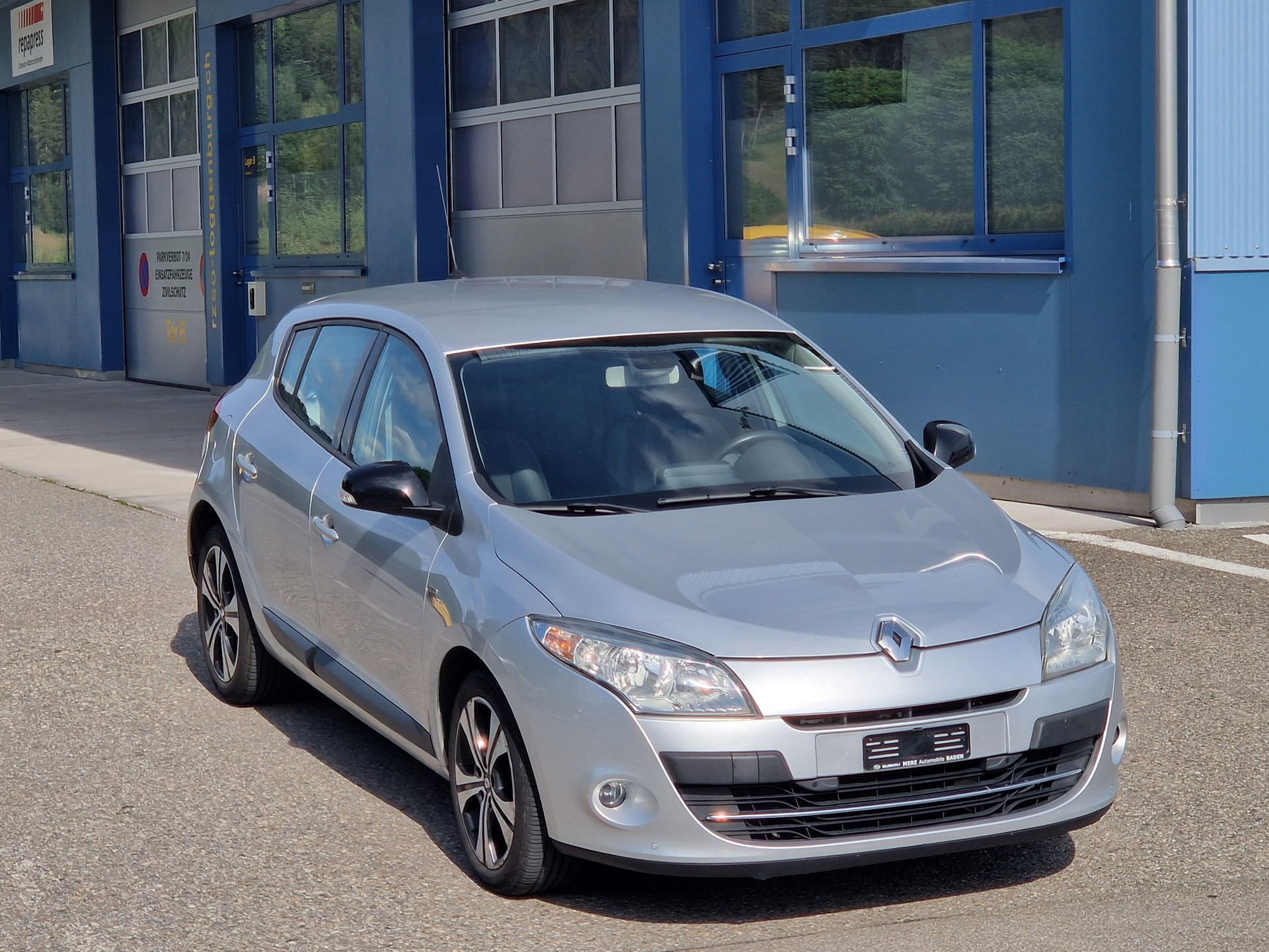 RENAULT Mégane 2.0 16V Bose CVT Automatik-image-0