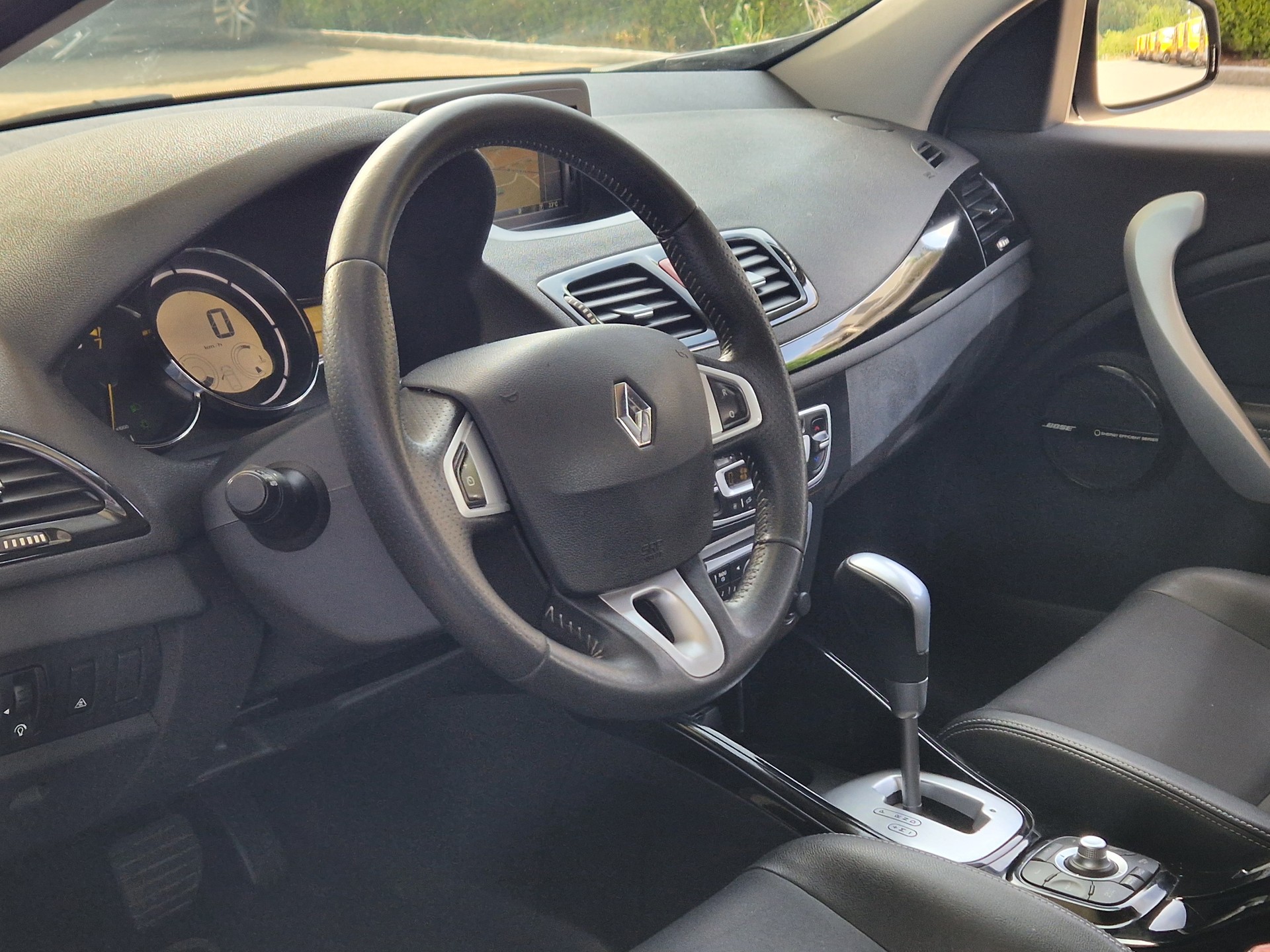 RENAULT Mégane 2.0 16V Bose CVT Automatik-image-5