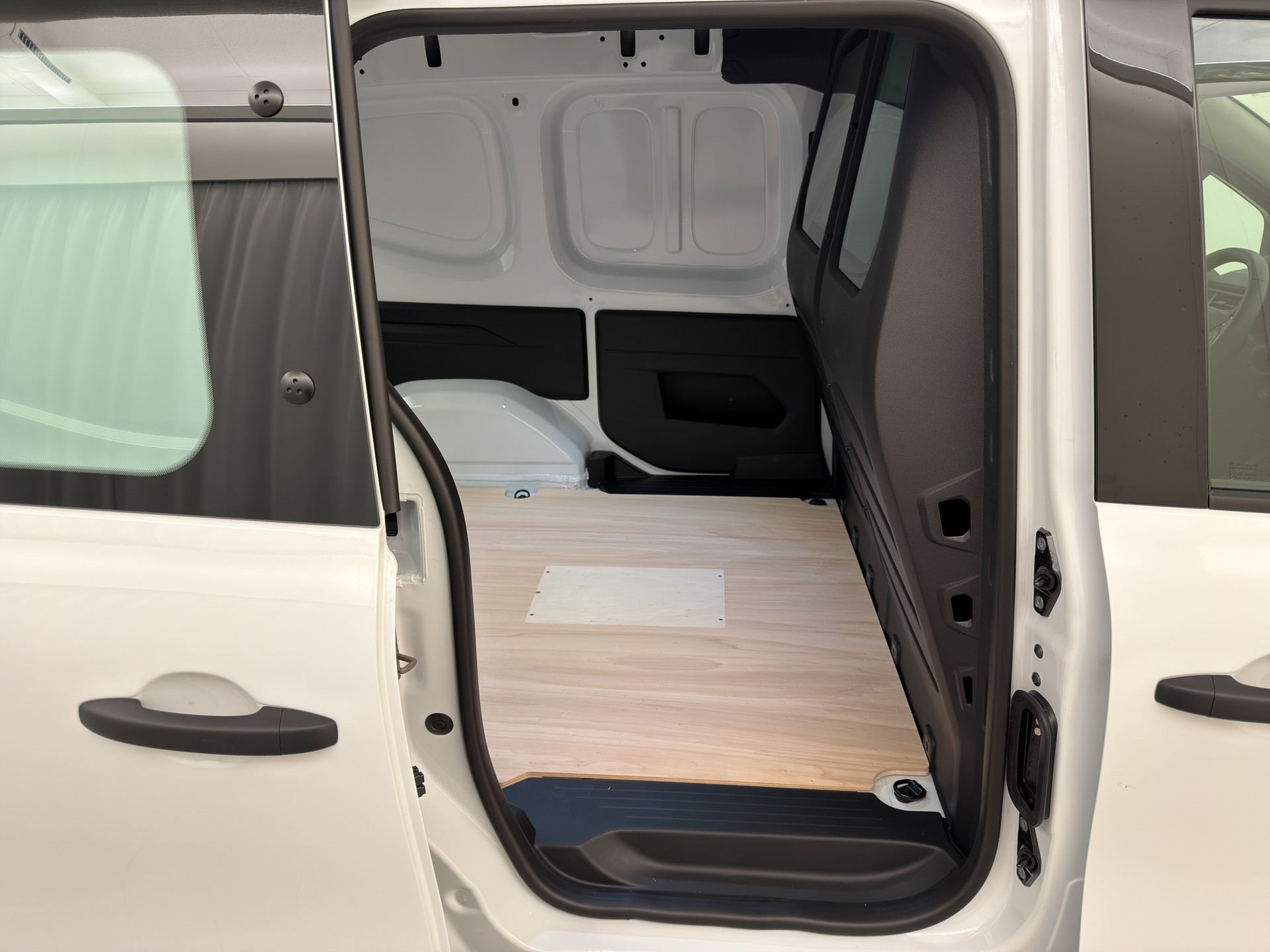 RENAULT Kangoo Van E-Tech Electric EV4-image-11
