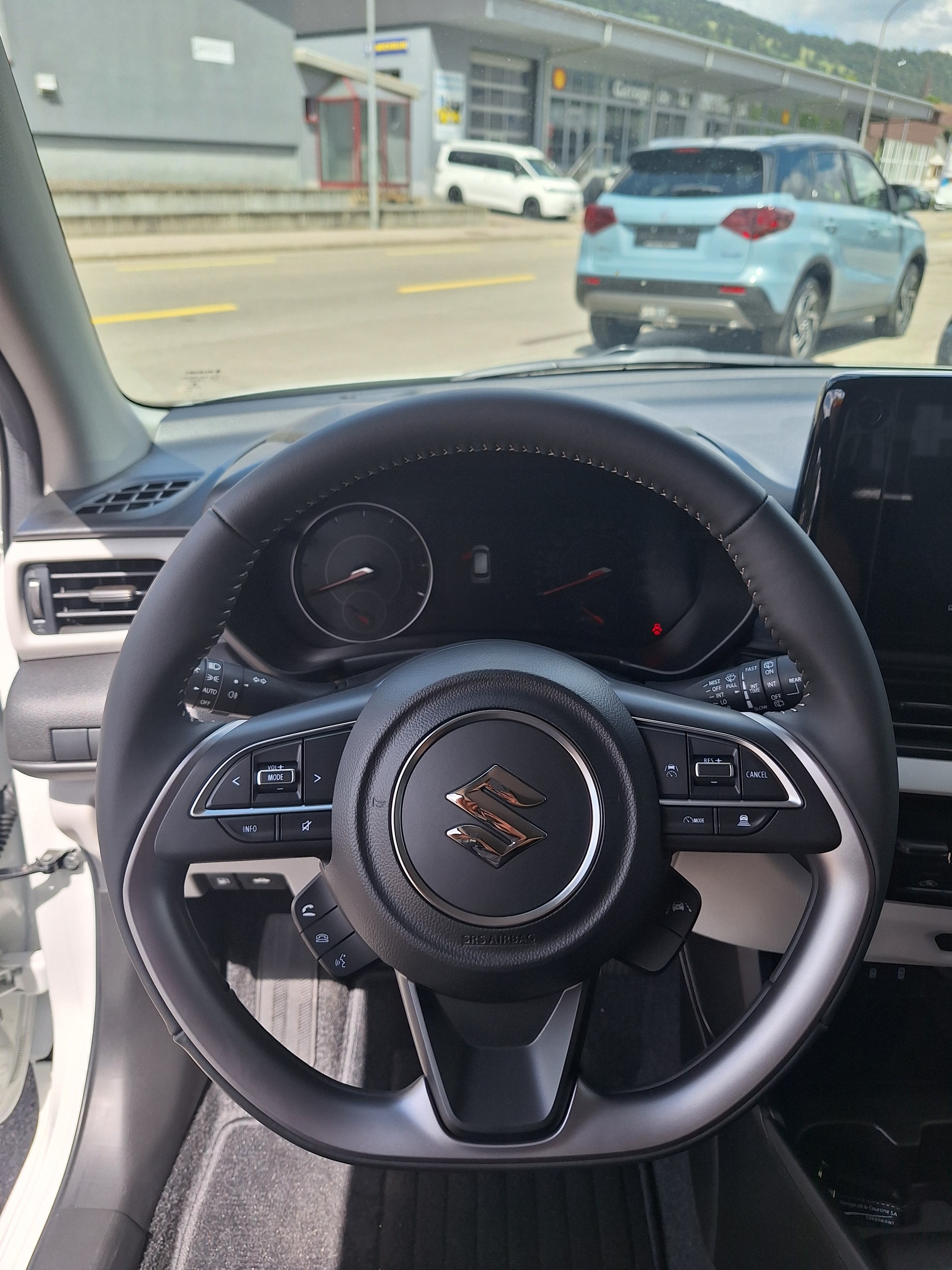 SUZUKI Swift 1.2 Compact+ Hybrid CVT-image-6