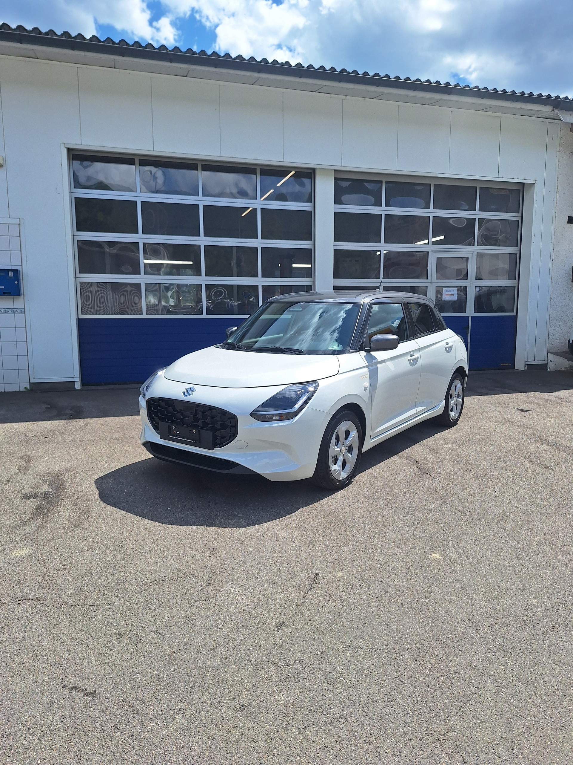 SUZUKI Swift 1.2 Compact+ Hybrid CVT-image-0