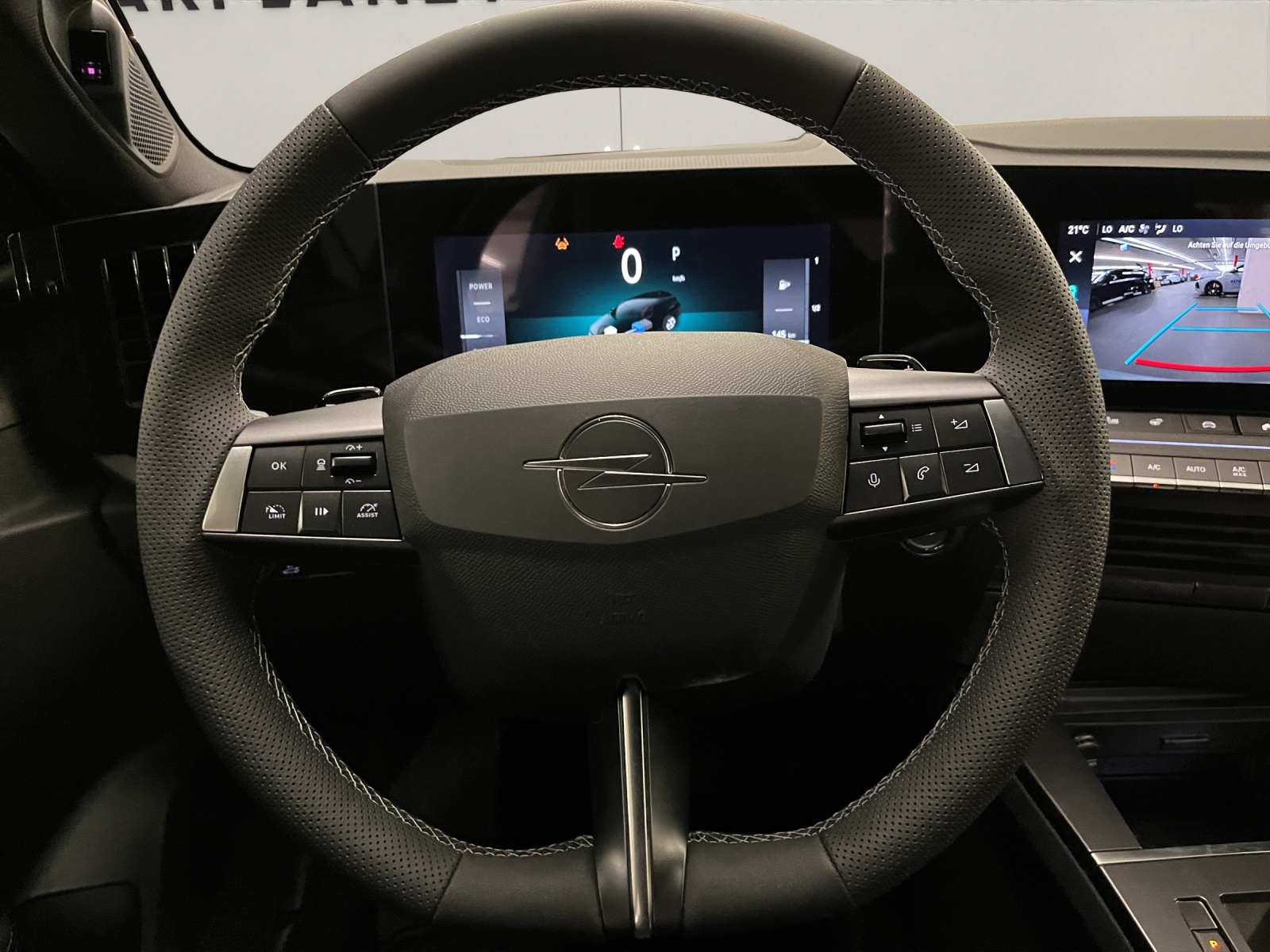 OPEL Astra Sports Tourer 1.2 T Hybrid Ultimate-image-8