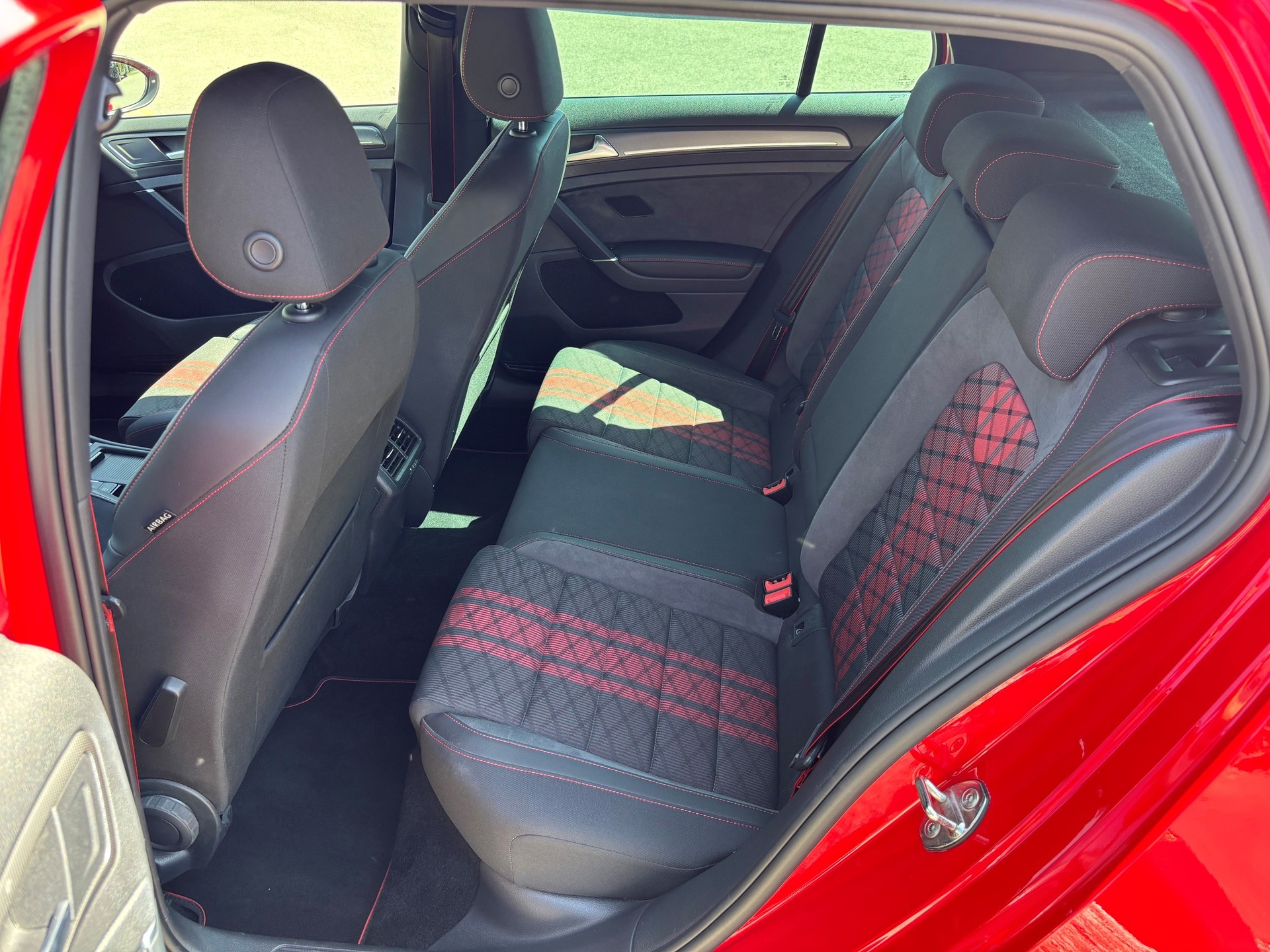 VW Golf 2.0 TSI GTI TCR DSG-image-13