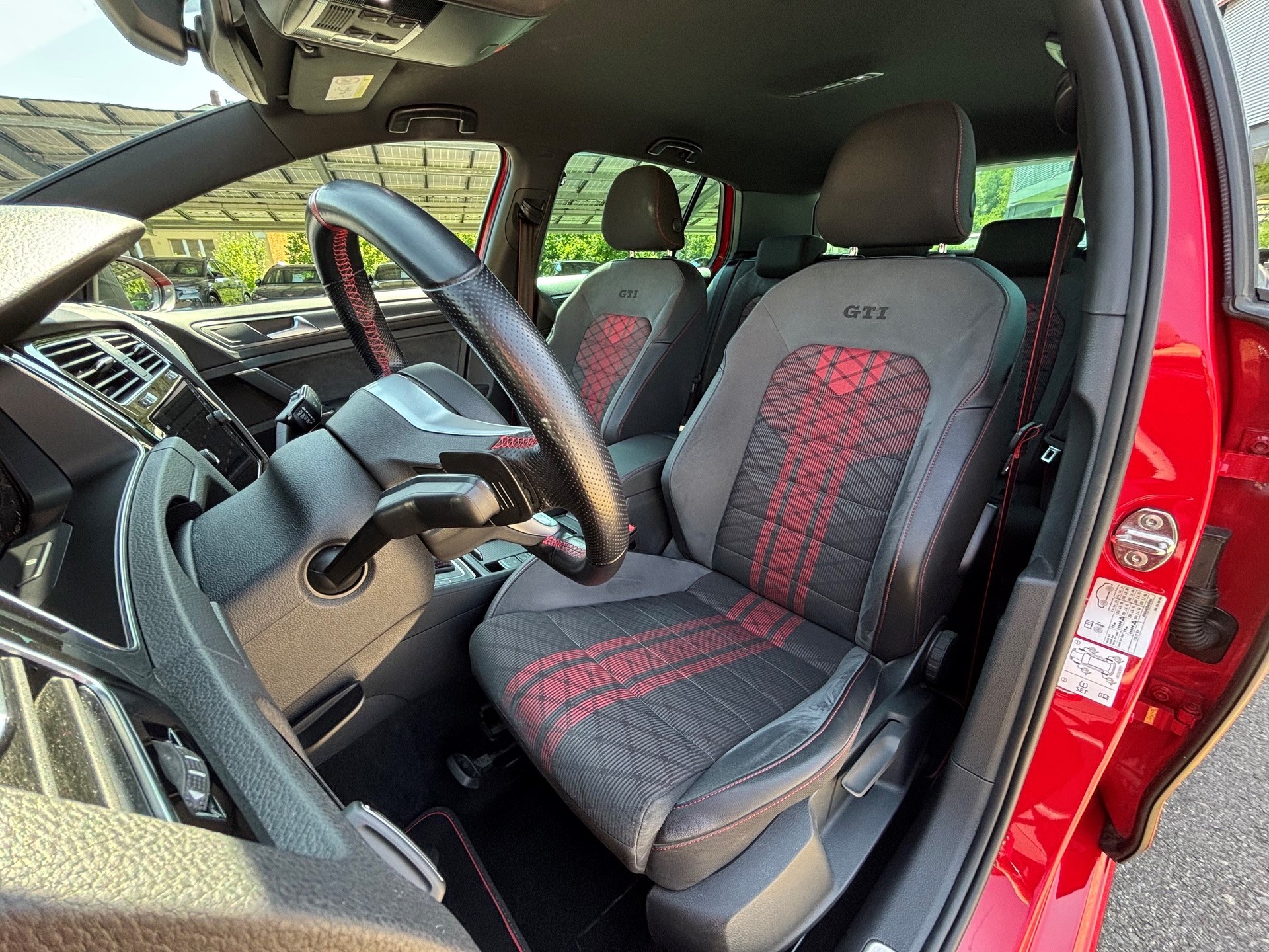 VW Golf 2.0 TSI GTI TCR DSG-image-8