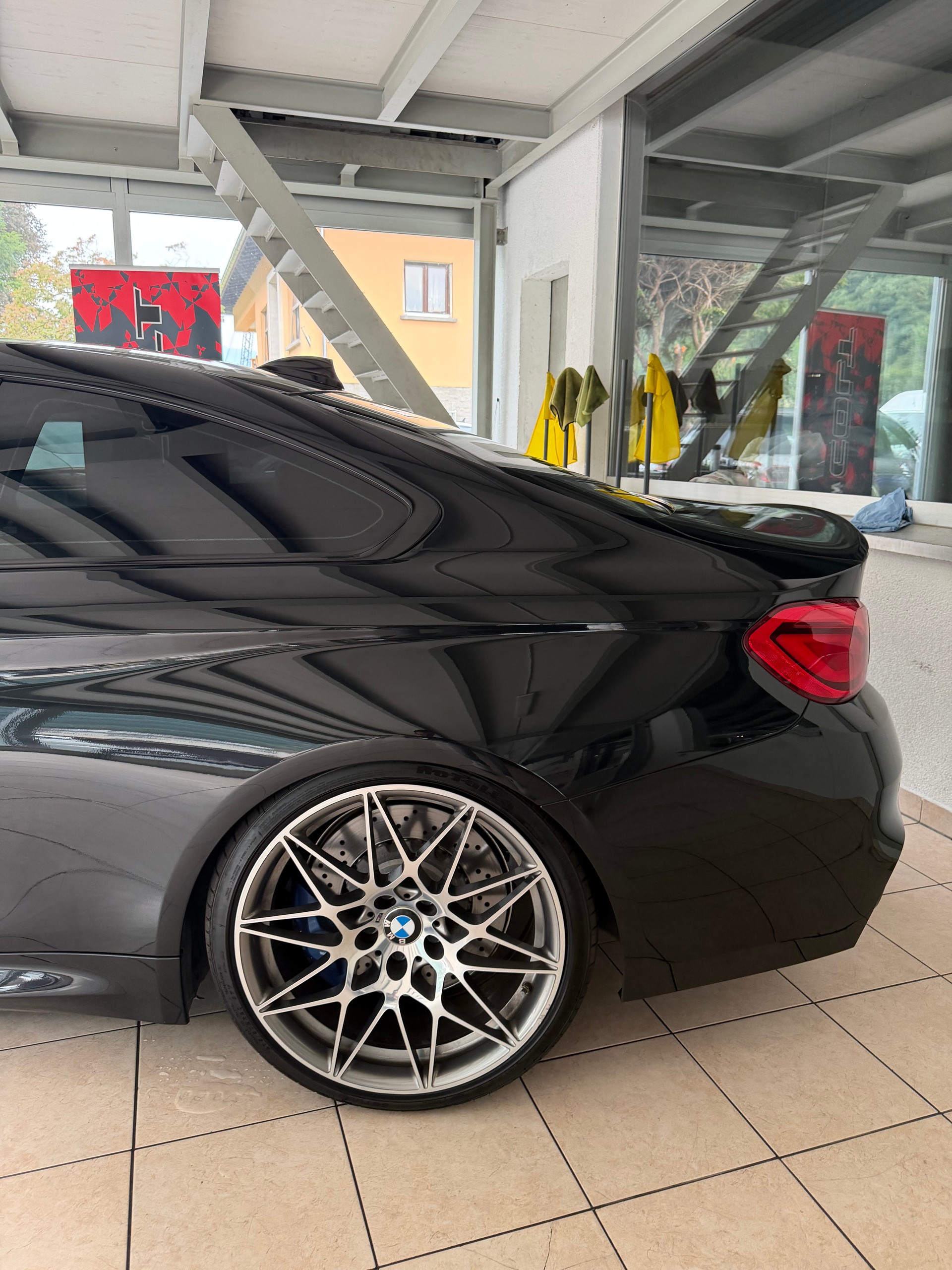 BMW M4 Coupé Competition DKG-image-3