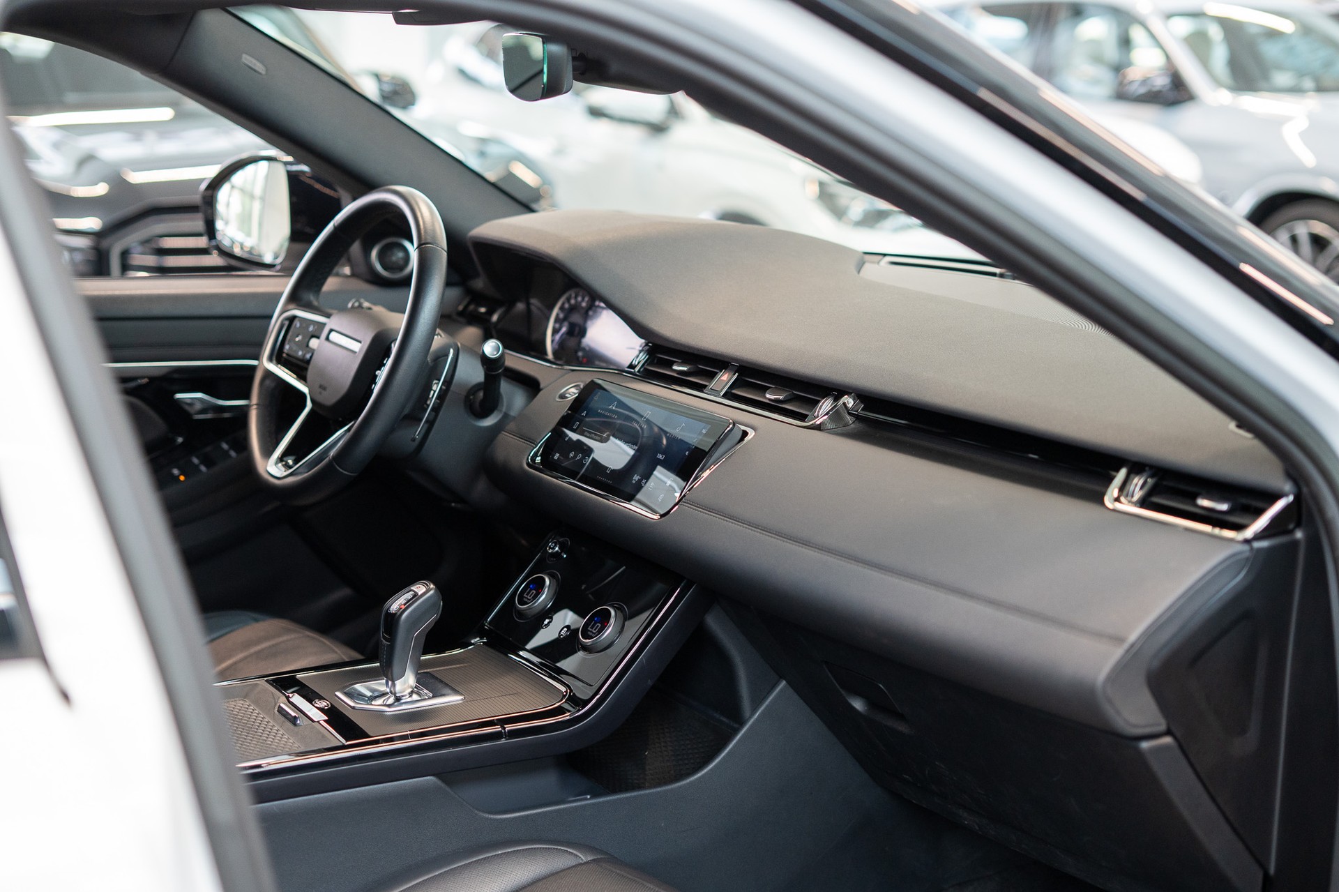 LAND ROVER Range Rover Evoque 2.0 D 165 R-Dynamic SE / Rückfahrkamera / el.Sitze / el.Heckklappe-image-15