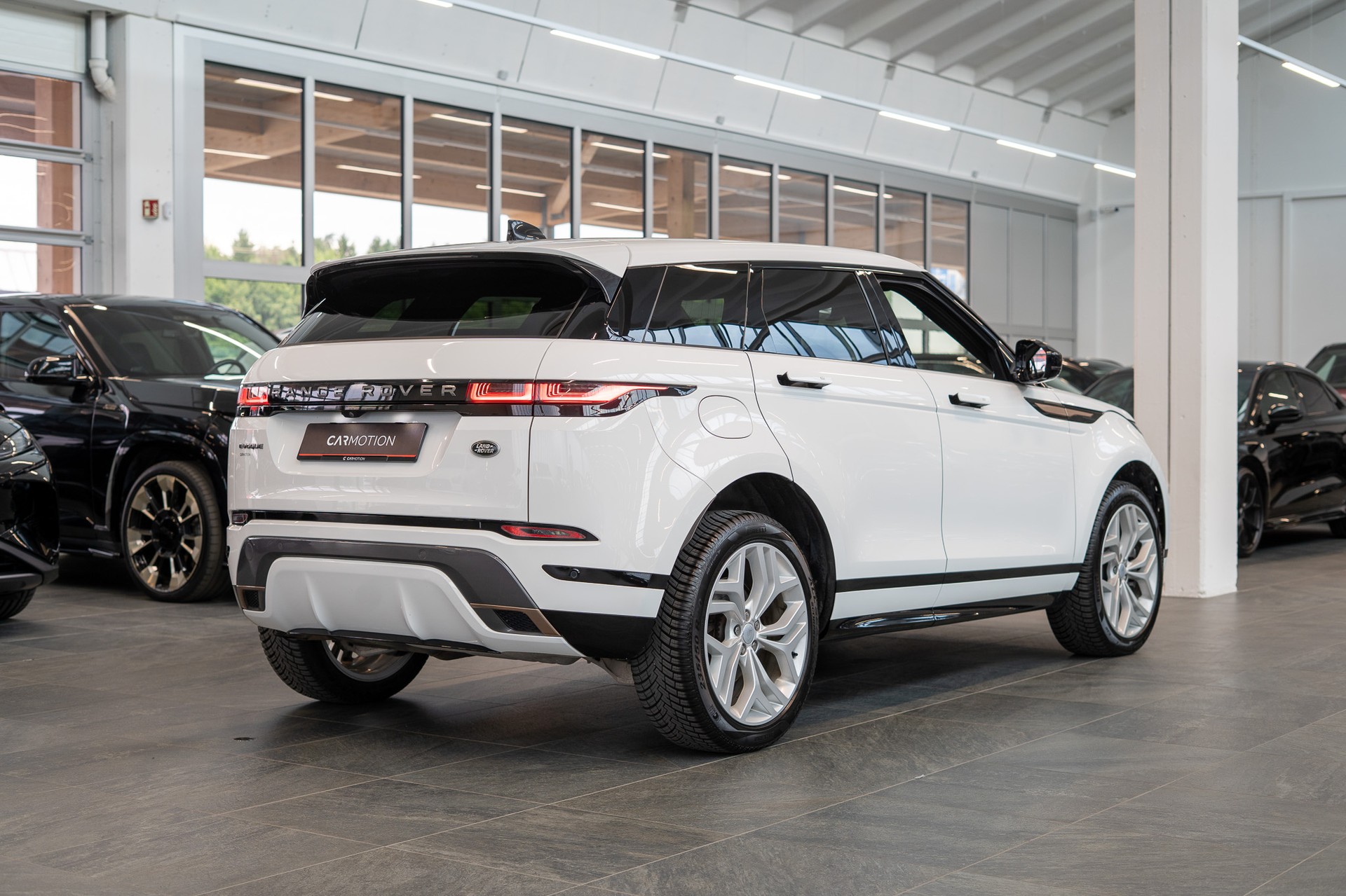 LAND ROVER Range Rover Evoque 2.0 D 165 R-Dynamic SE / Rückfahrkamera / el.Sitze / el.Heckklappe-image-3