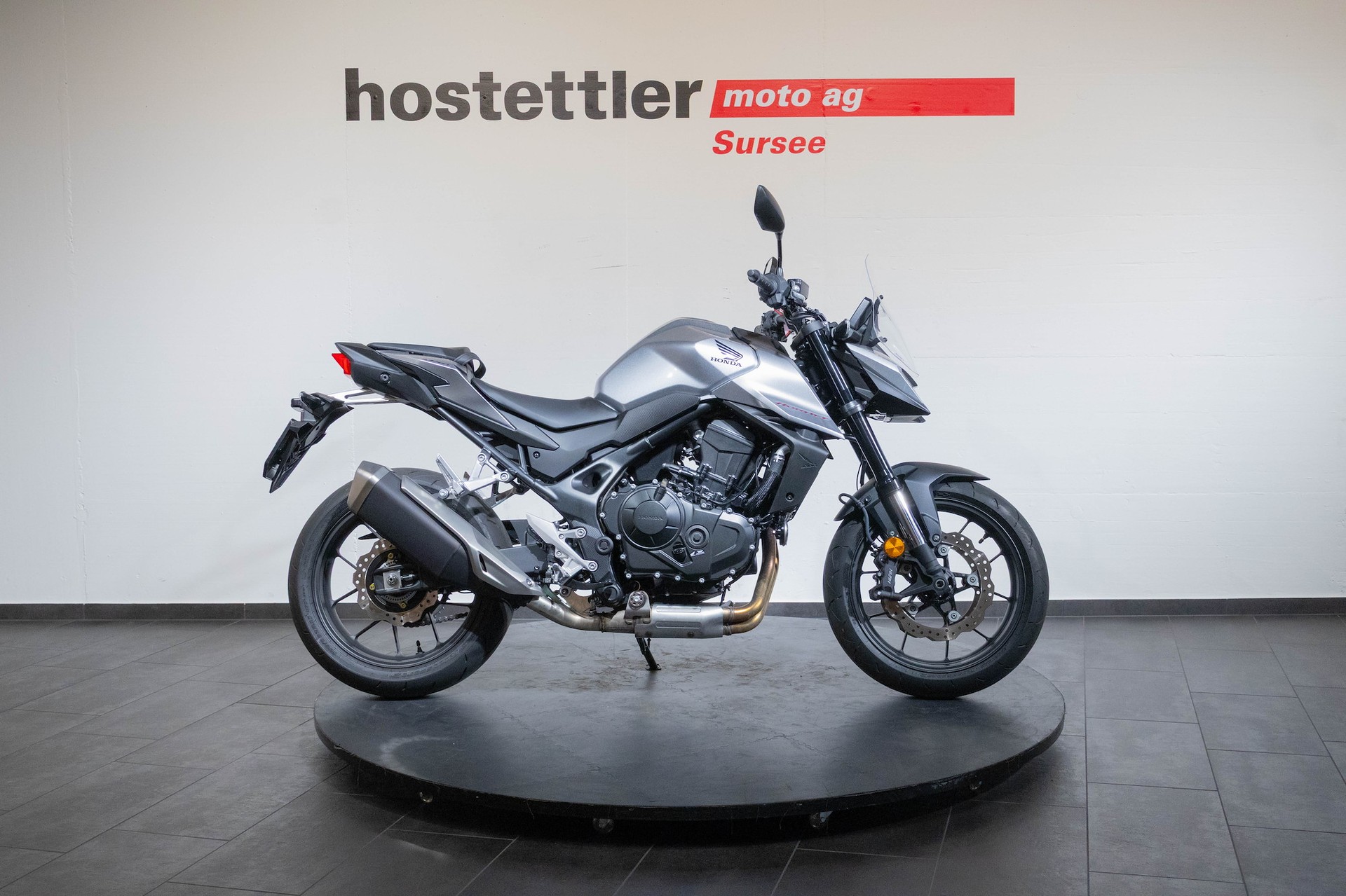 HONDA CB750 Hornet-showroom-element-1