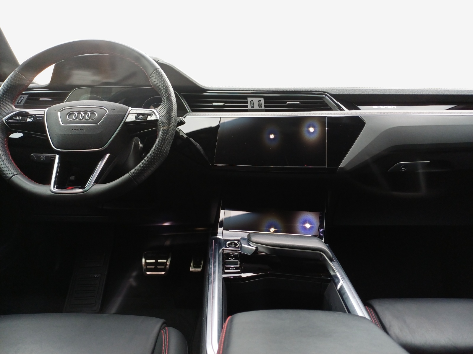 AUDI Q8 55 e-tron Black Edition quattro-image-8