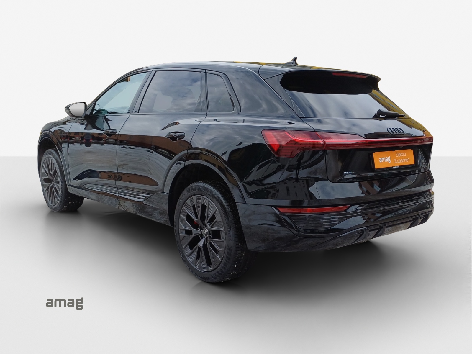 AUDI Q8 55 e-tron Black Edition quattro-showroom-element-2