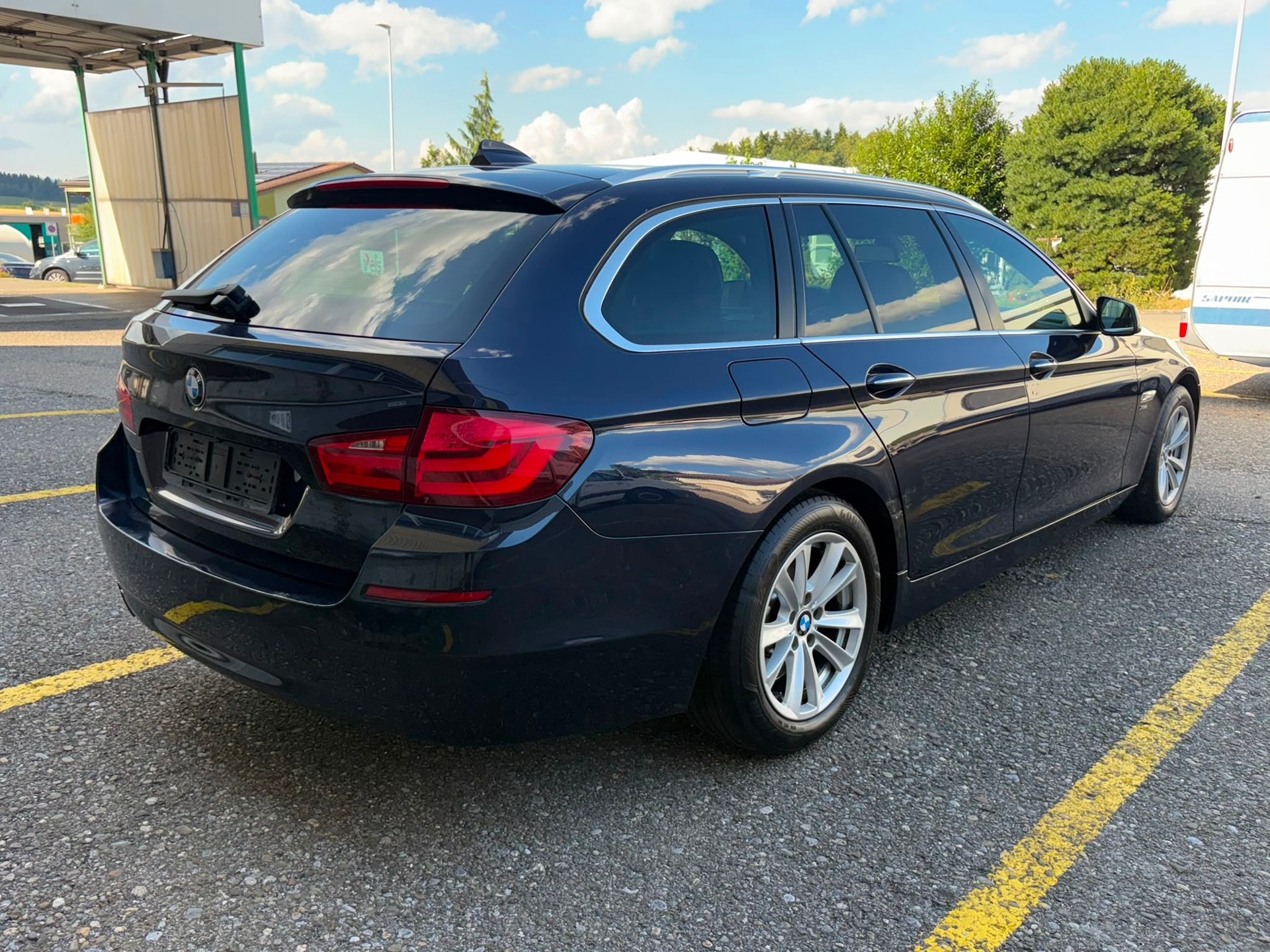 BMW 530d xDrive Touring Steptronic MFK 06.2025 NEUPREIS 116930 CHF-image-3