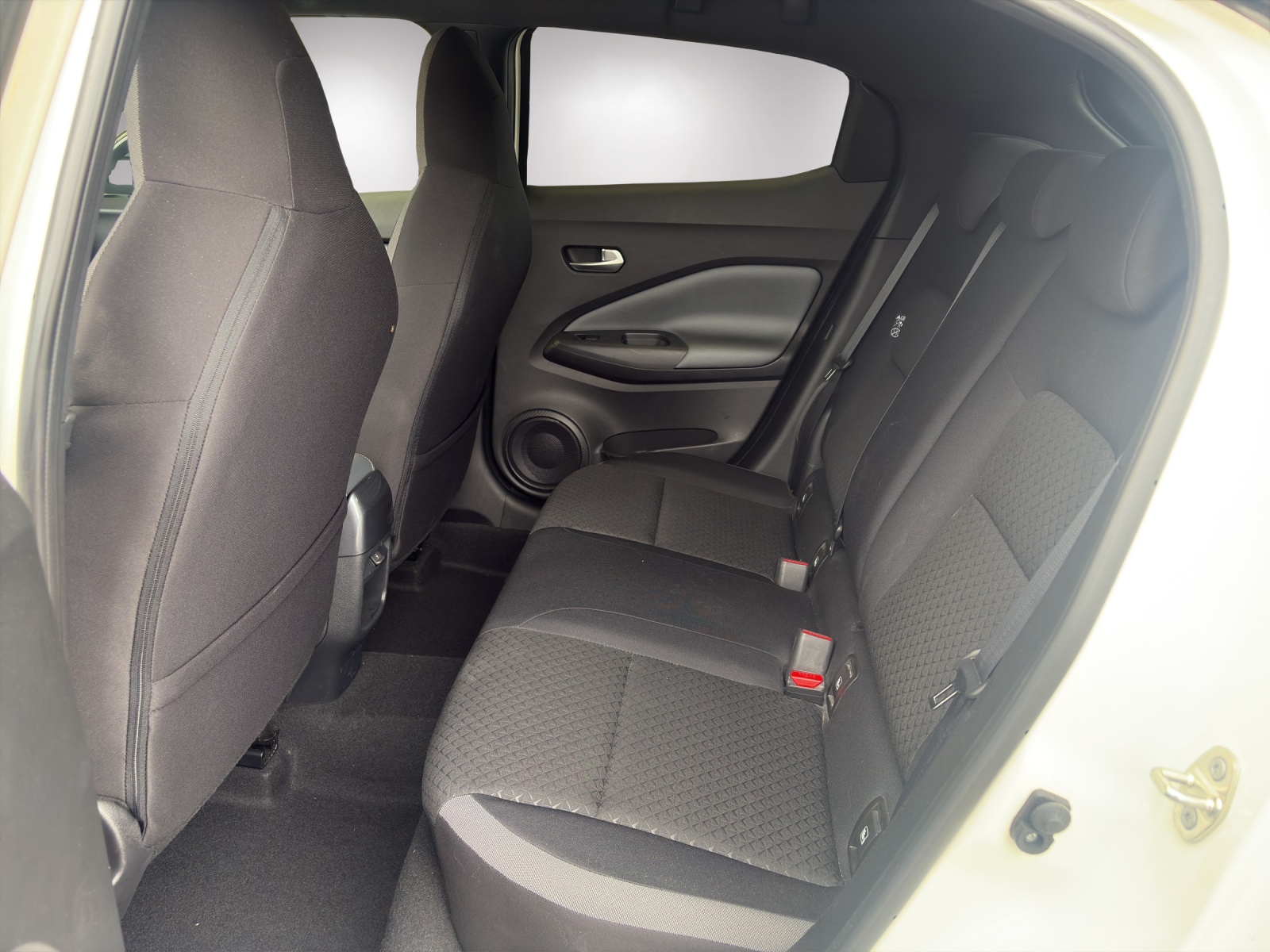 NISSAN Juke 1.0 DIG-T N-Connecta-image-6