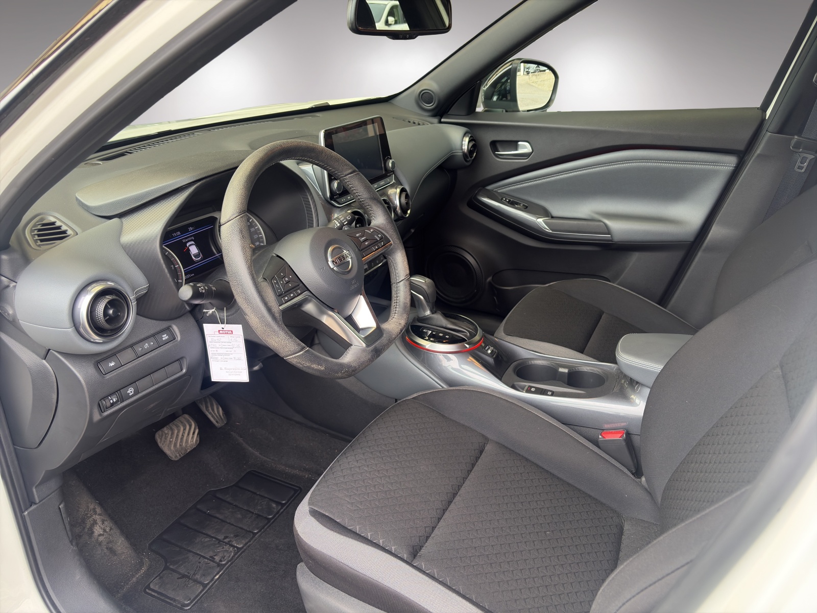 NISSAN Juke 1.0 DIG-T N-Connecta-image-5