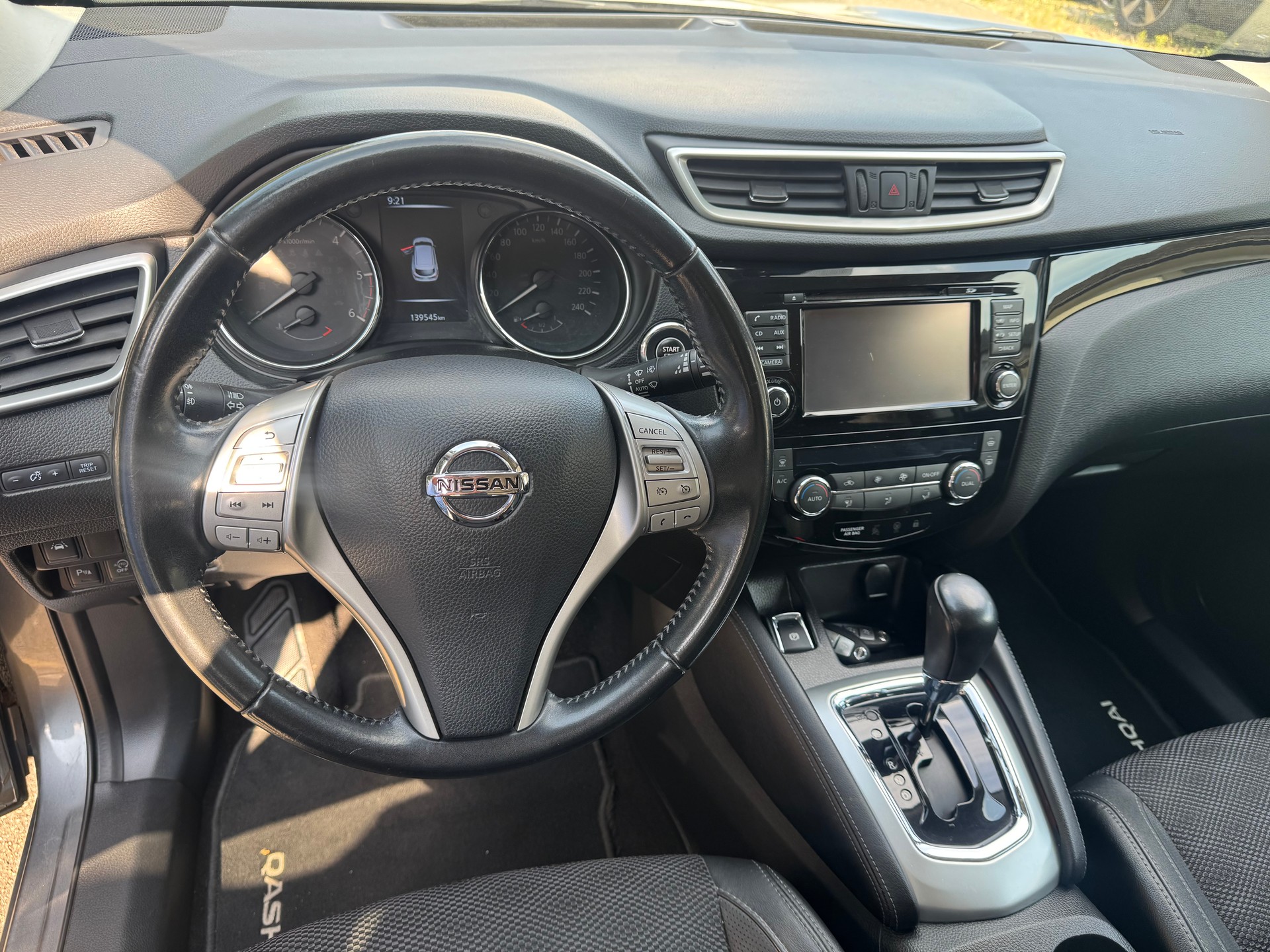 NISSAN Qashqai 1.6 dCi tekna Xtronic CVT-image-2