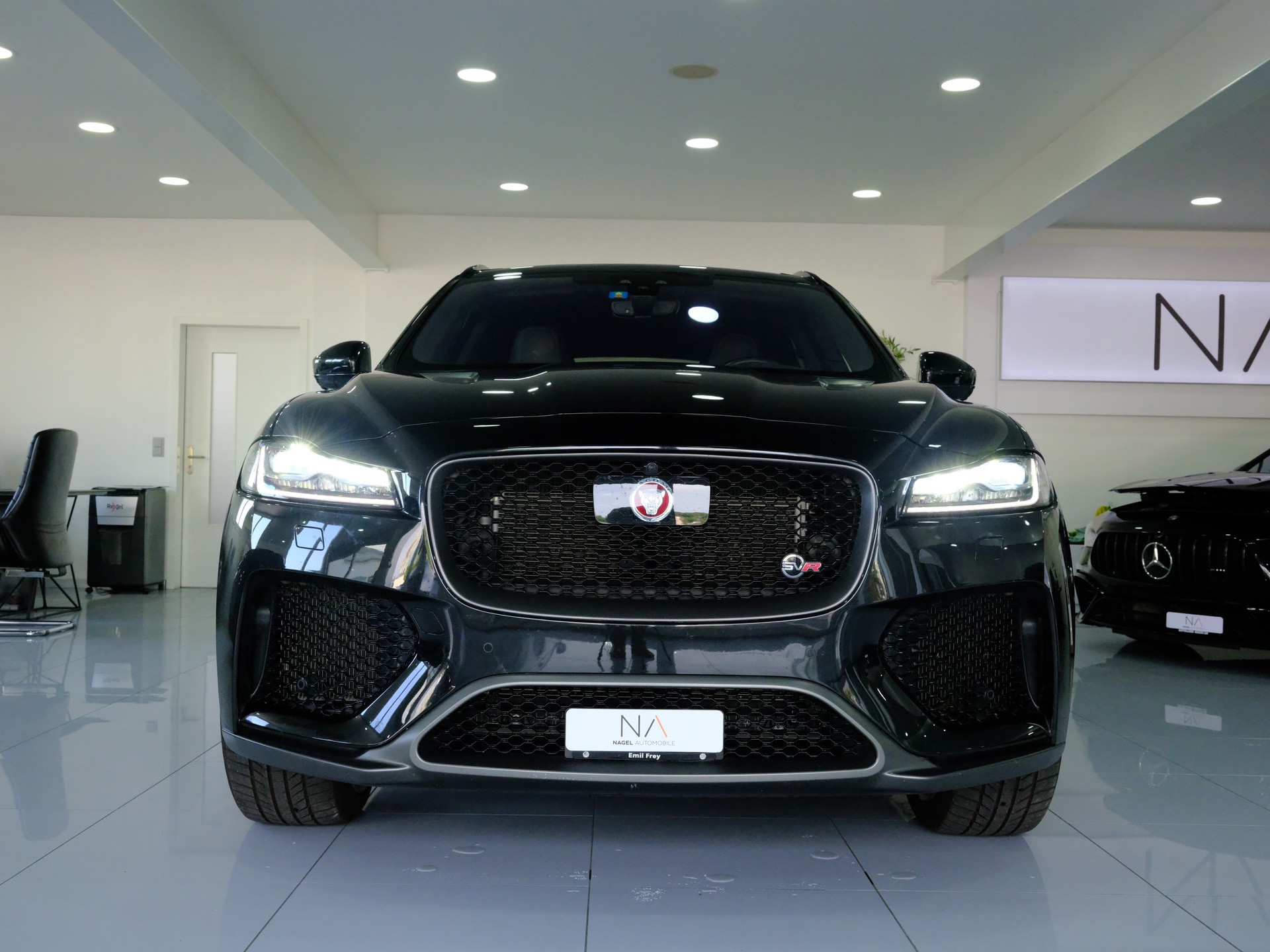 JAGUAR F-Pace 5.0 V8 SVR AWD Automatik-showroom-element-2