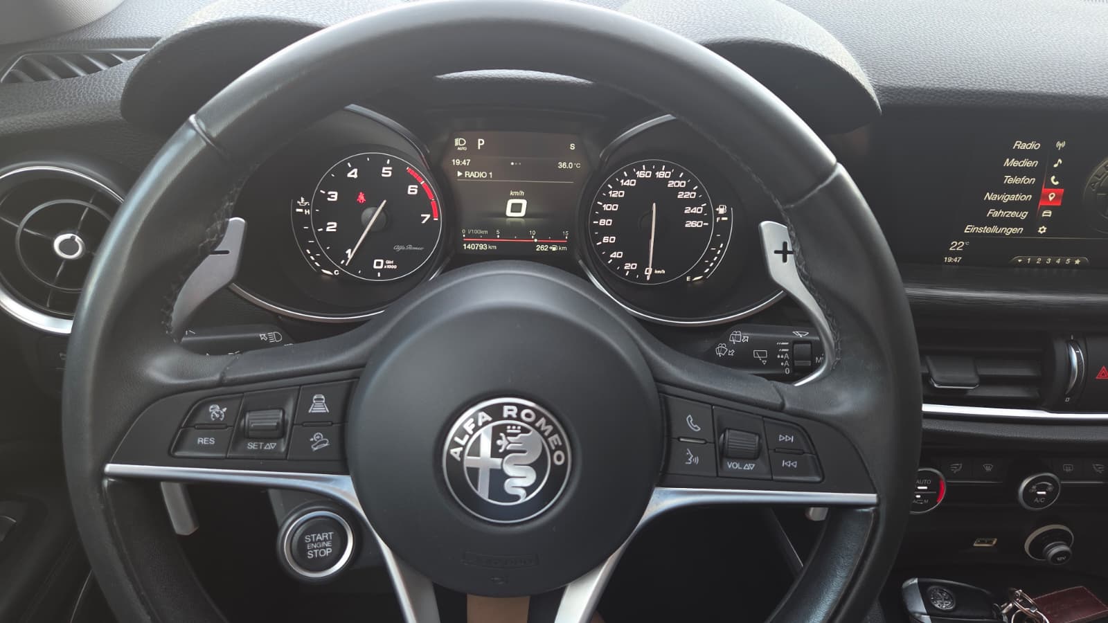 ALFA ROMEO Stelvio 2.0 Executive Q4 Automatic-image-9