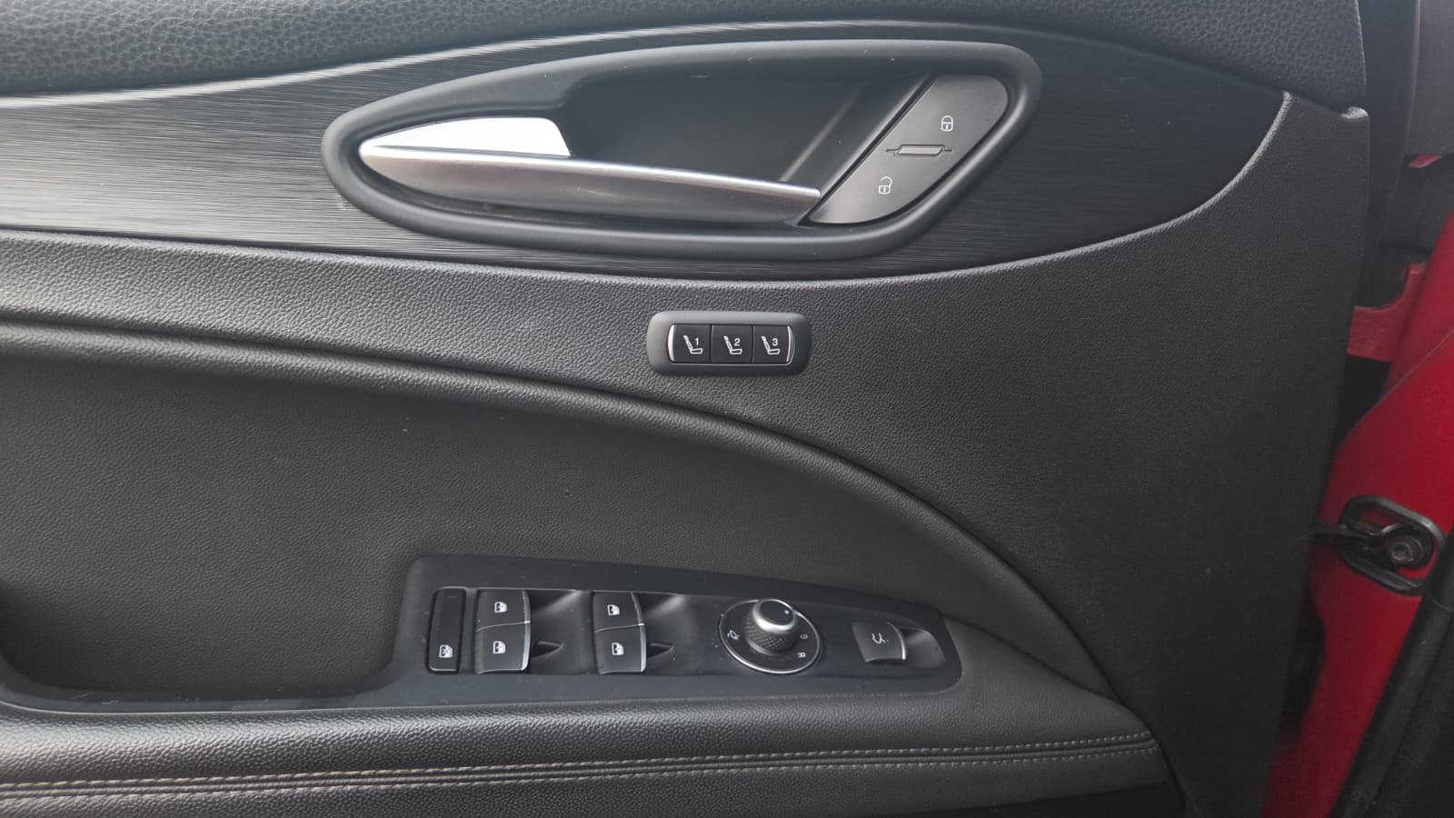 ALFA ROMEO Stelvio 2.0 Executive Q4 Automatic-image-13