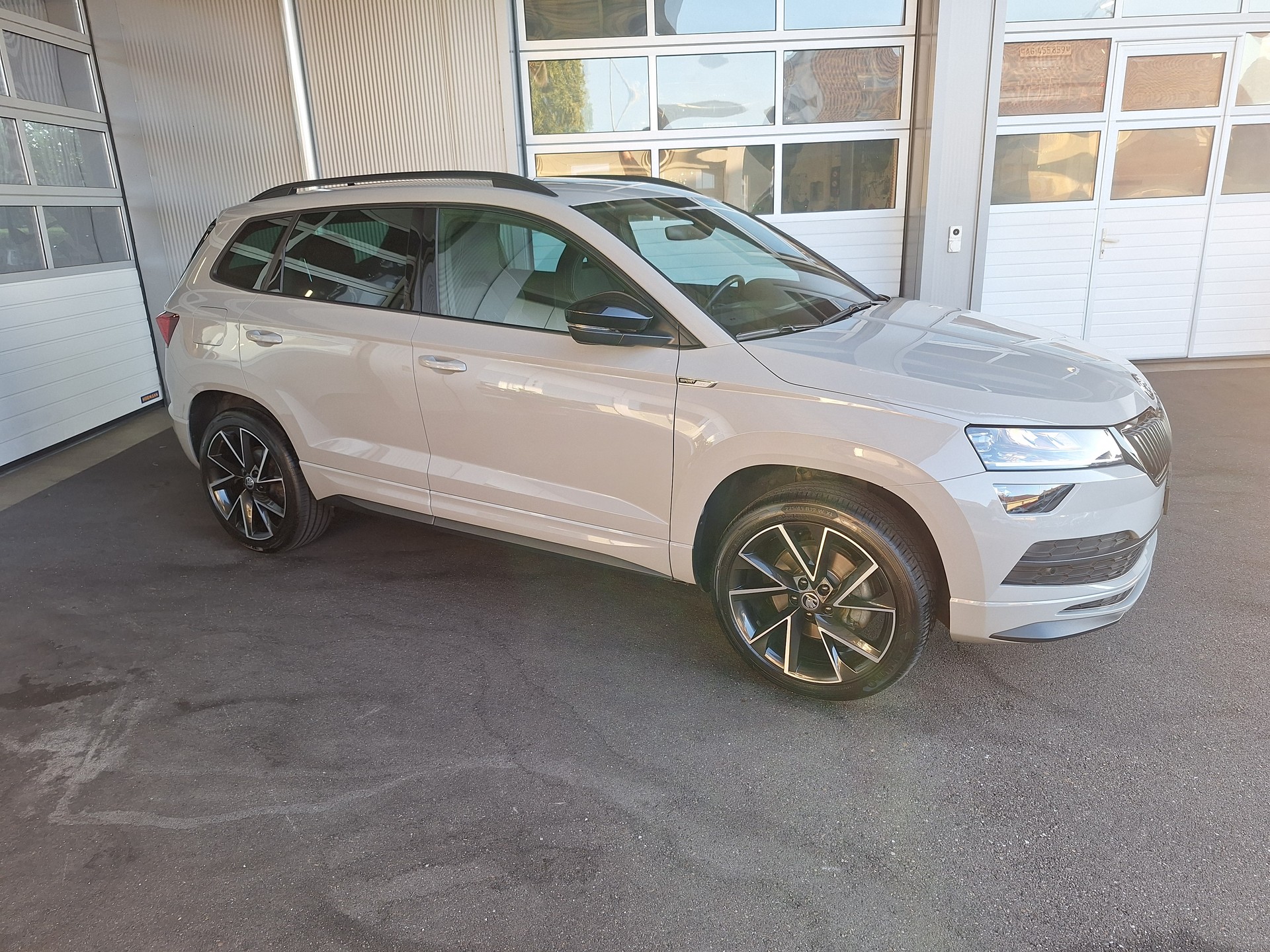 SKODA Karoq 2.0 TSI SportLine 4x4 DSG-image-4
