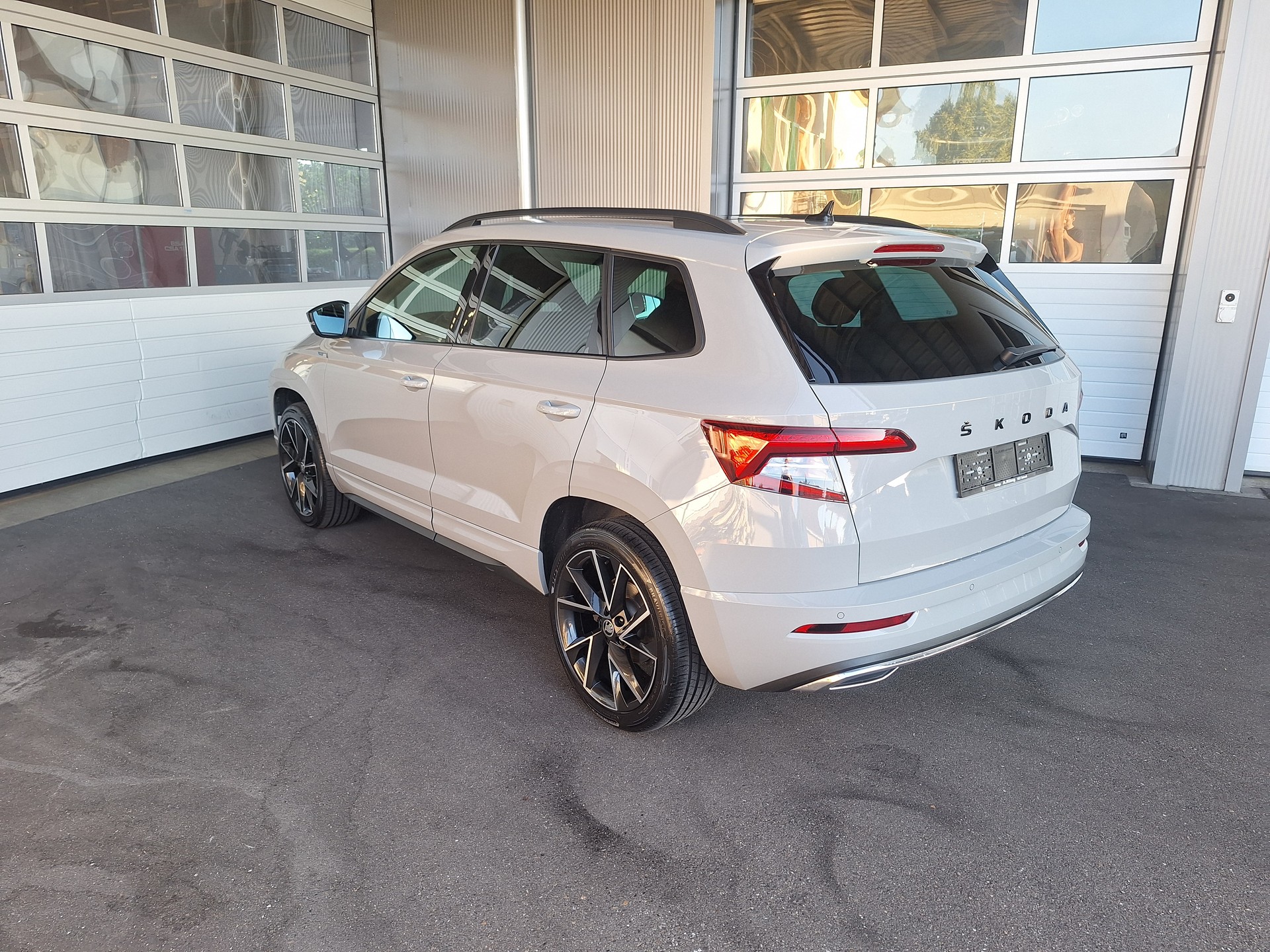 SKODA Karoq 2.0 TSI SportLine 4x4 DSG-image-3