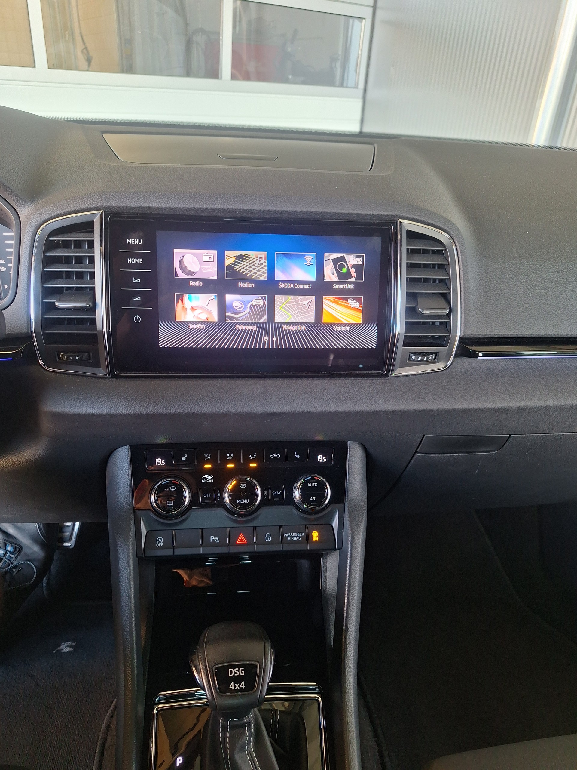 SKODA Karoq 2.0 TSI SportLine 4x4 DSG-image-14