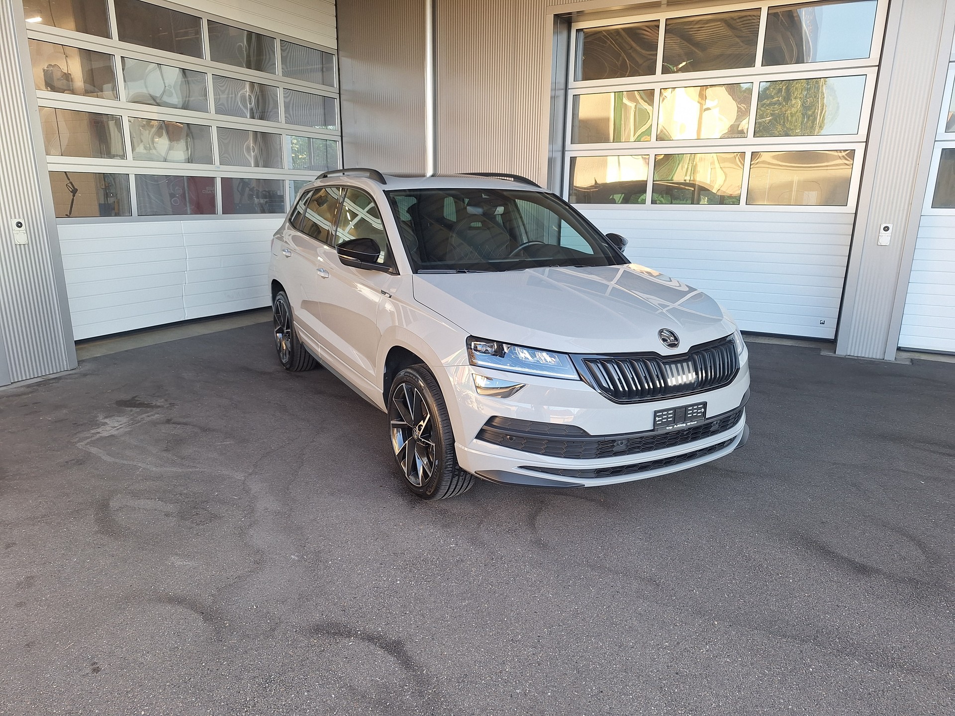 SKODA Karoq 2.0 TSI SportLine 4x4 DSG-image-1