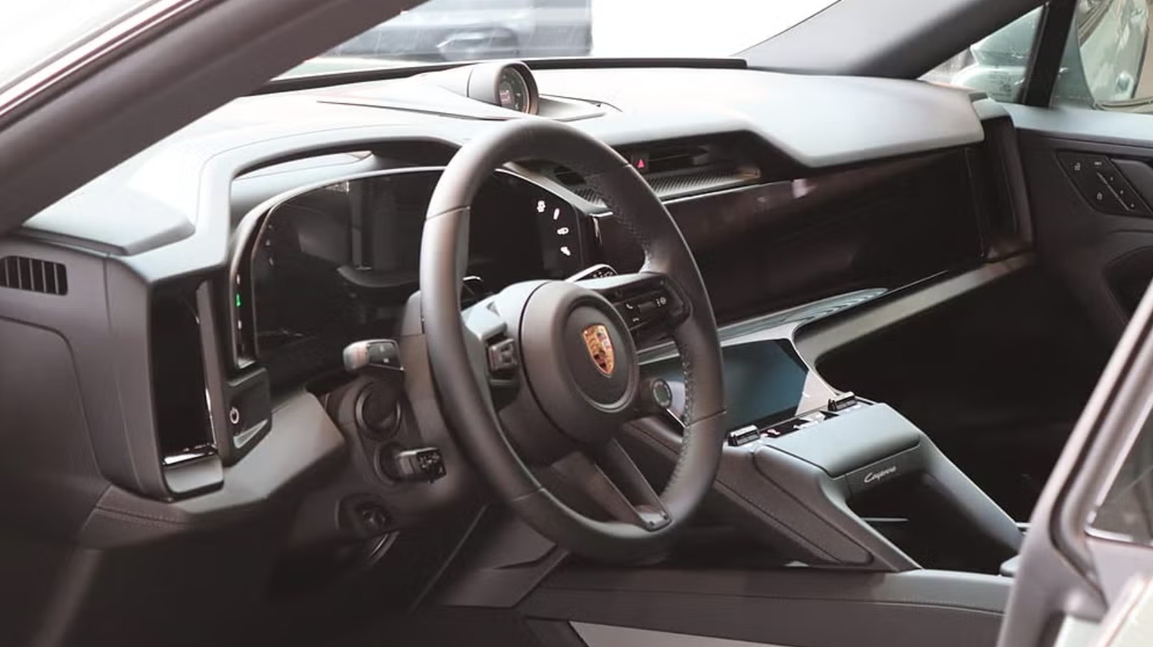 PORSCHE Cayenne Electric 113 kWh-image-4