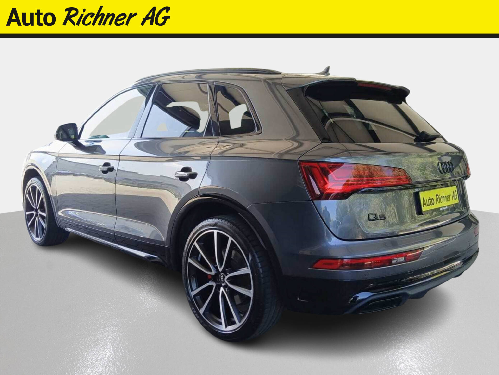 AUDI Q5 2.0 40 TFSI S Line quattro S-Tronic-image-4