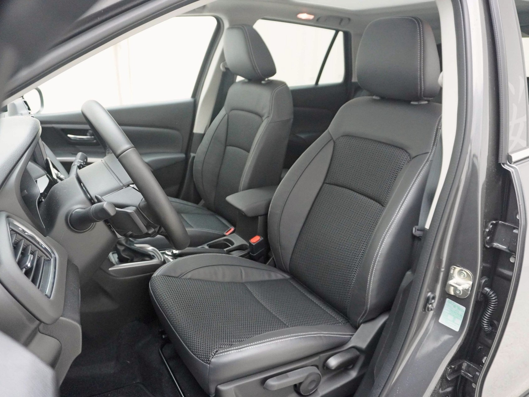 SUZUKI S-Cross 1.4 T Sakura Top Hybrid 4x4-image-6