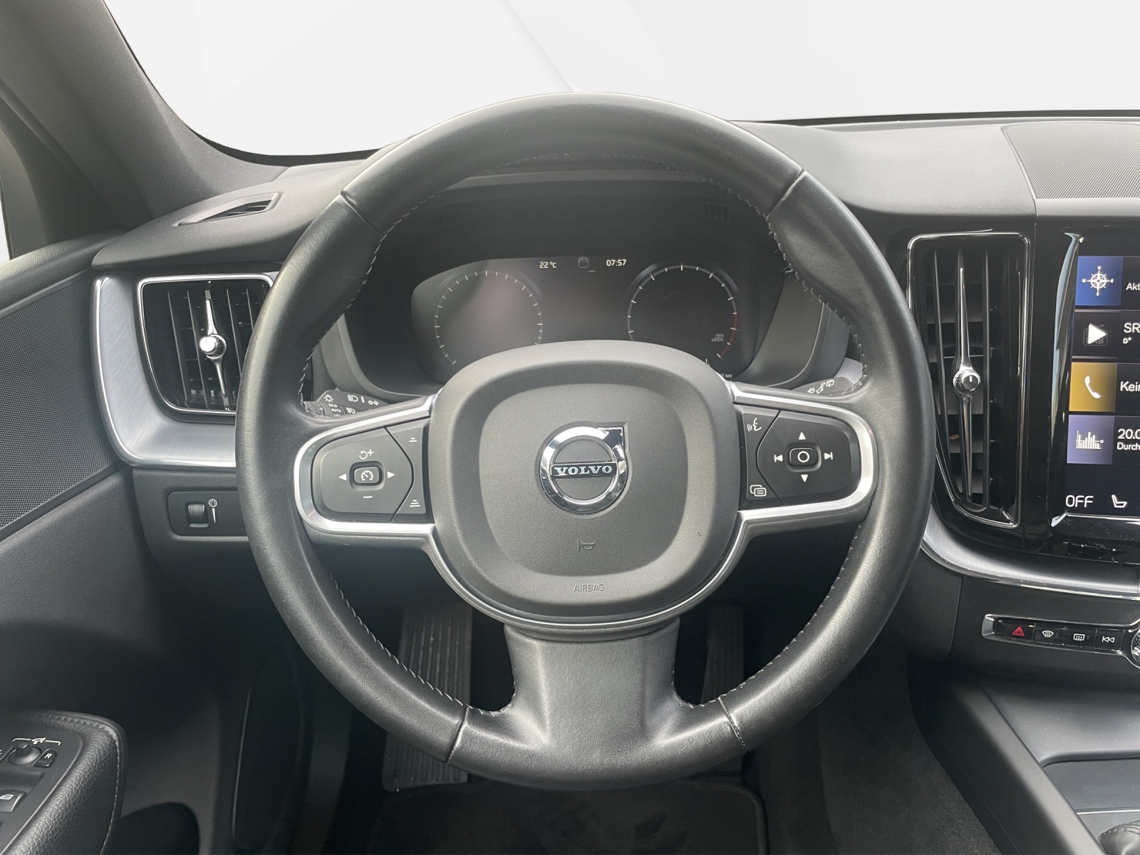 VOLVO XC60 2.0 T5 Momentum AWD-image-11