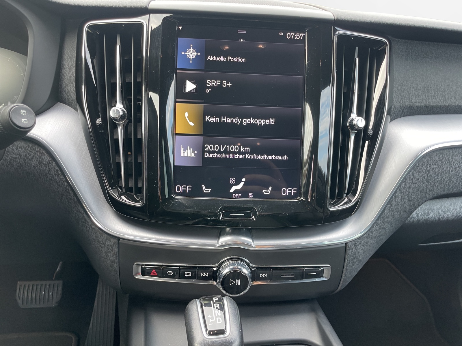 VOLVO XC60 2.0 T5 Momentum AWD-image-12