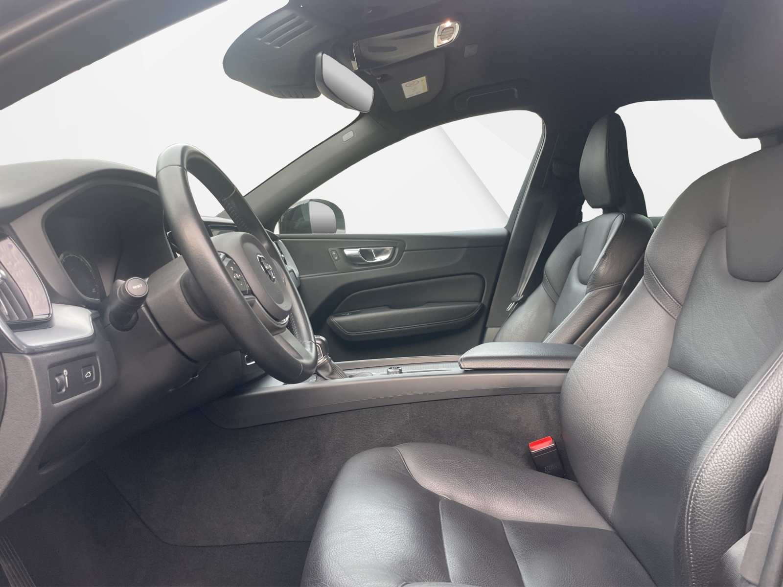 VOLVO XC60 2.0 T5 Momentum AWD-image-9