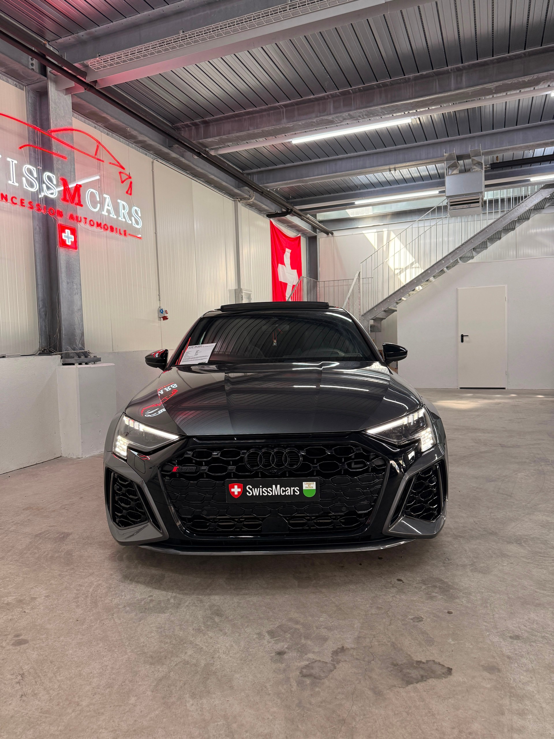 AUDI RS3 Sportback 2.5 TSI quattro S-tronic-image-2