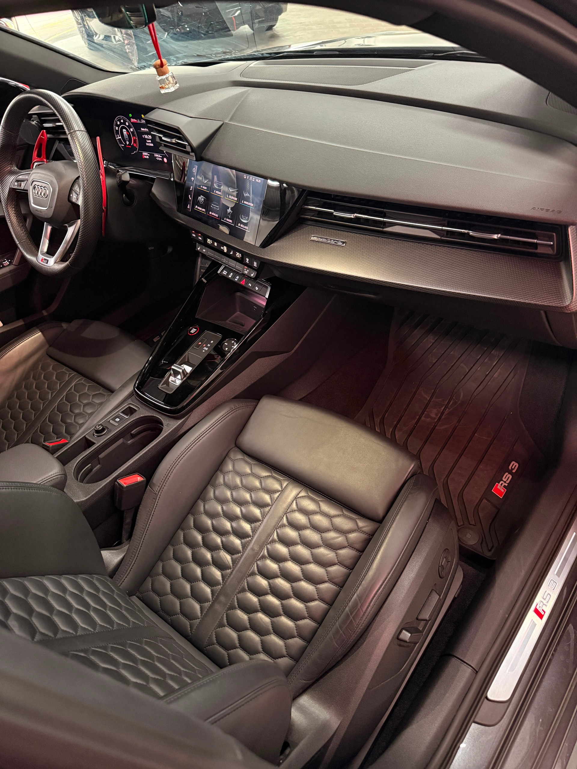 AUDI RS3 Sportback 2.5 TSI quattro S-tronic-image-5