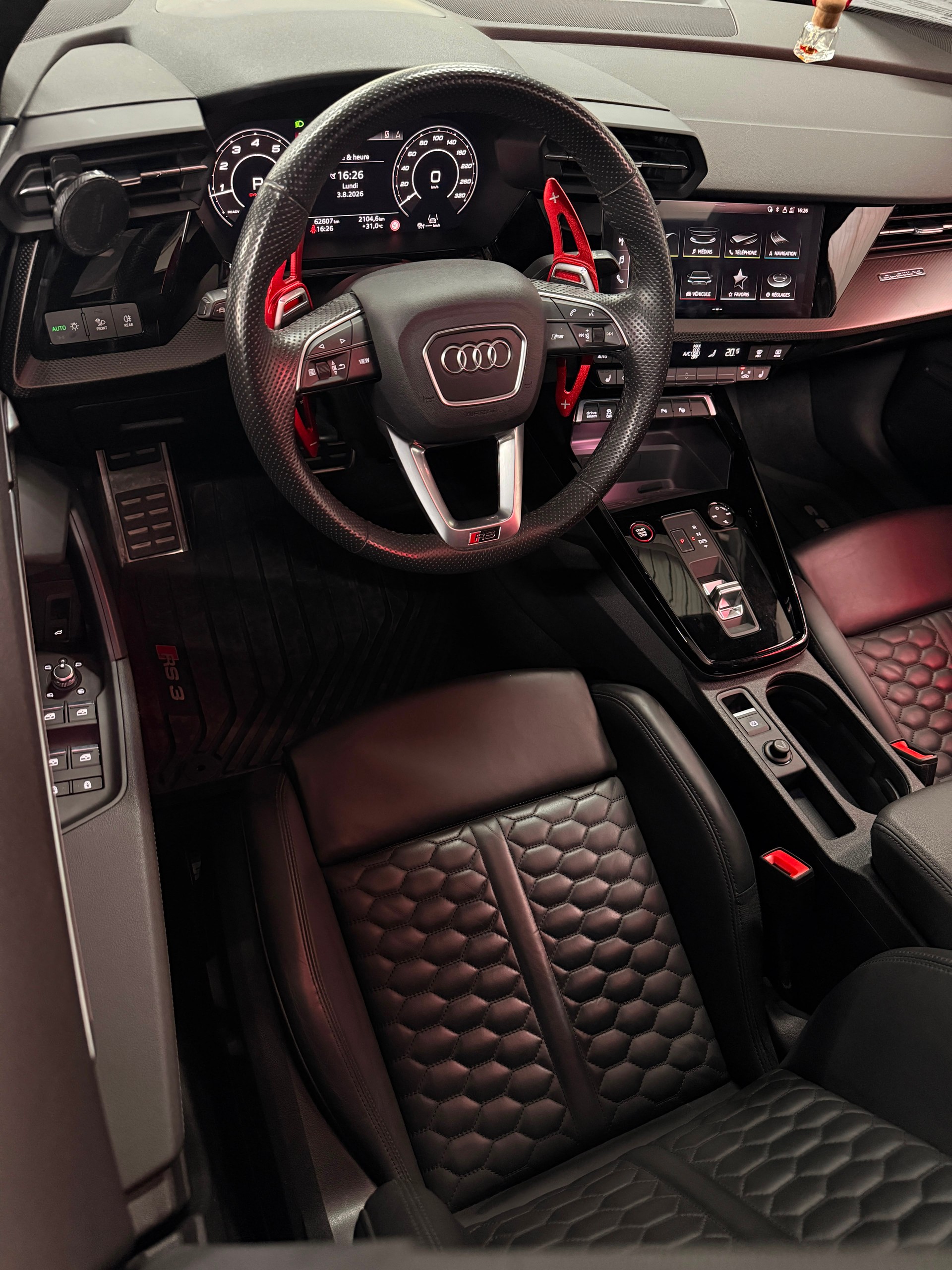 AUDI RS3 Sportback 2.5 TSI quattro S-tronic-image-14