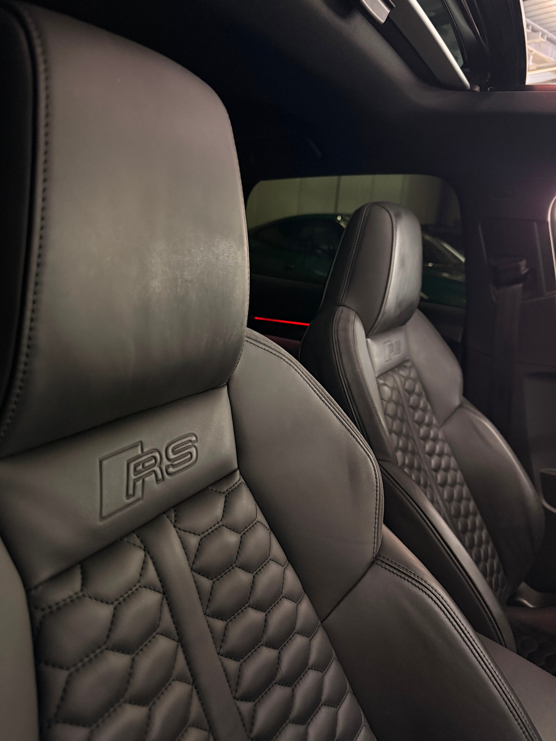 AUDI RS3 Sportback 2.5 TSI quattro S-tronic-image-13
