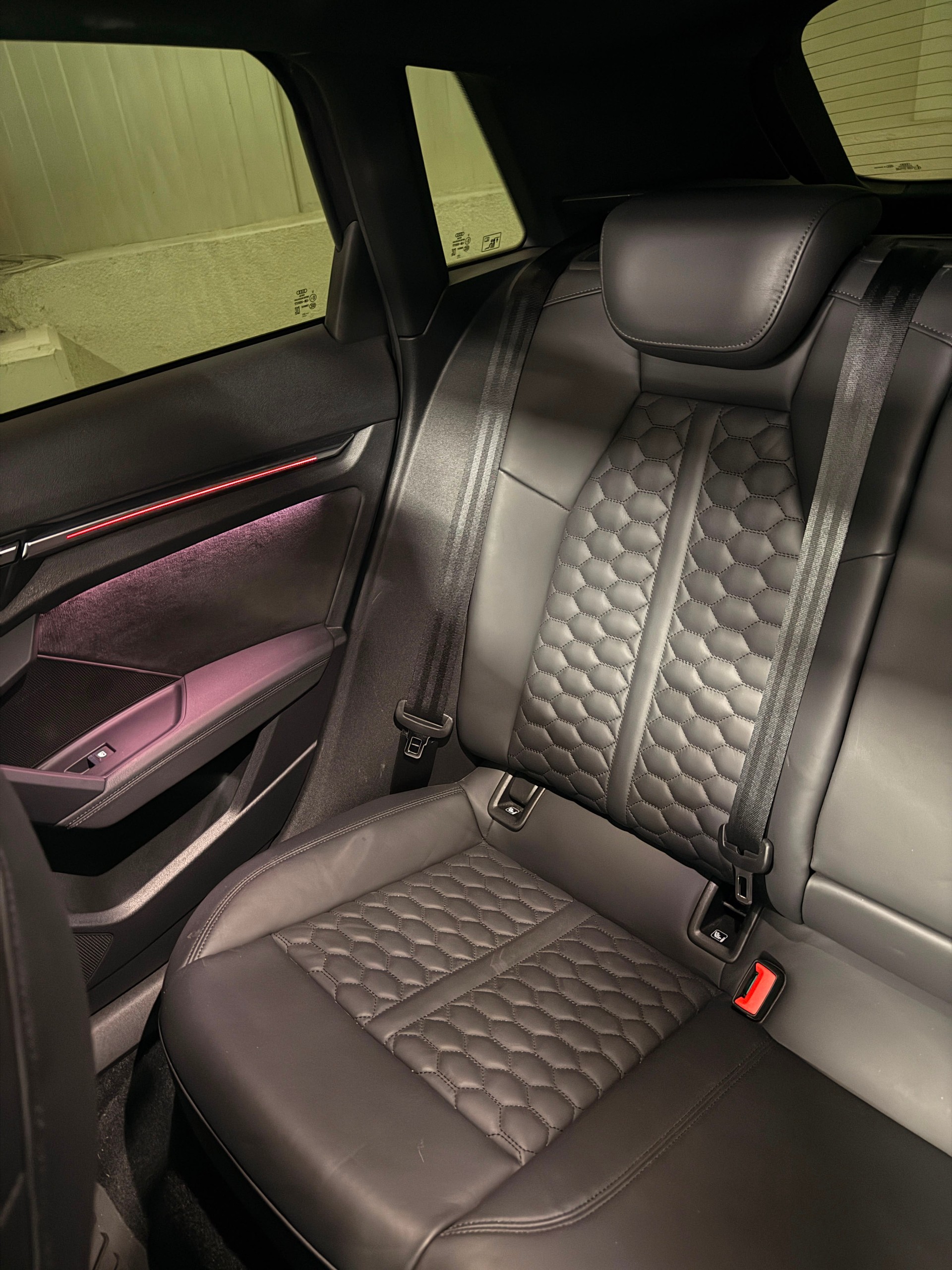 AUDI RS3 Sportback 2.5 TSI quattro S-tronic-image-9
