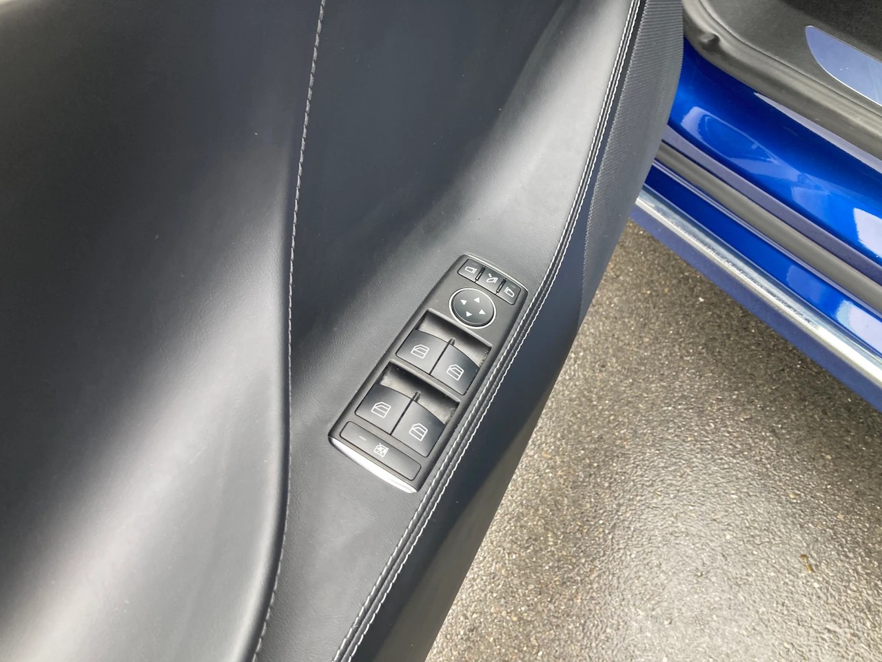 TESLA Model S 75 D-image-10