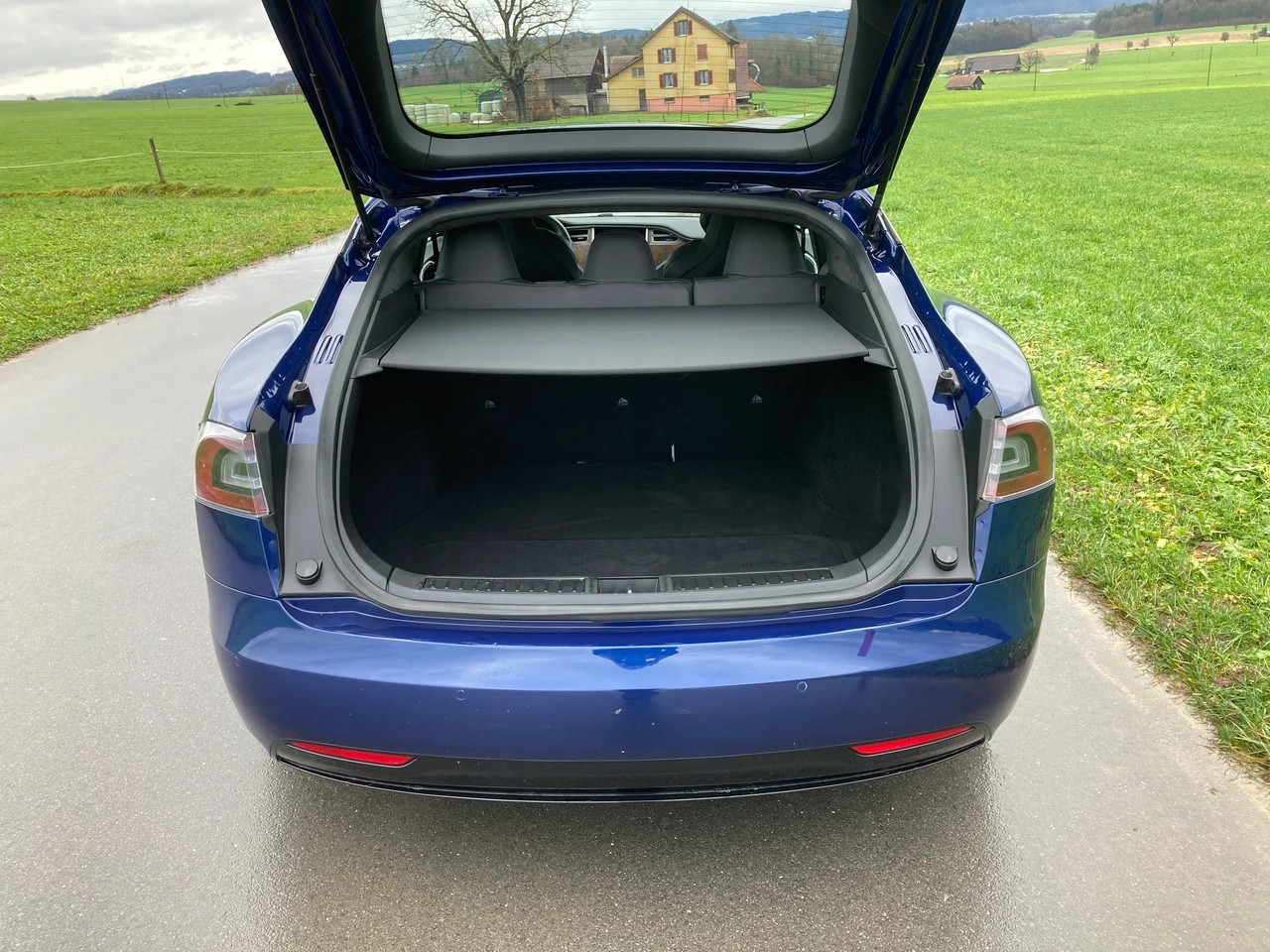 TESLA Model S 75 D-image-6
