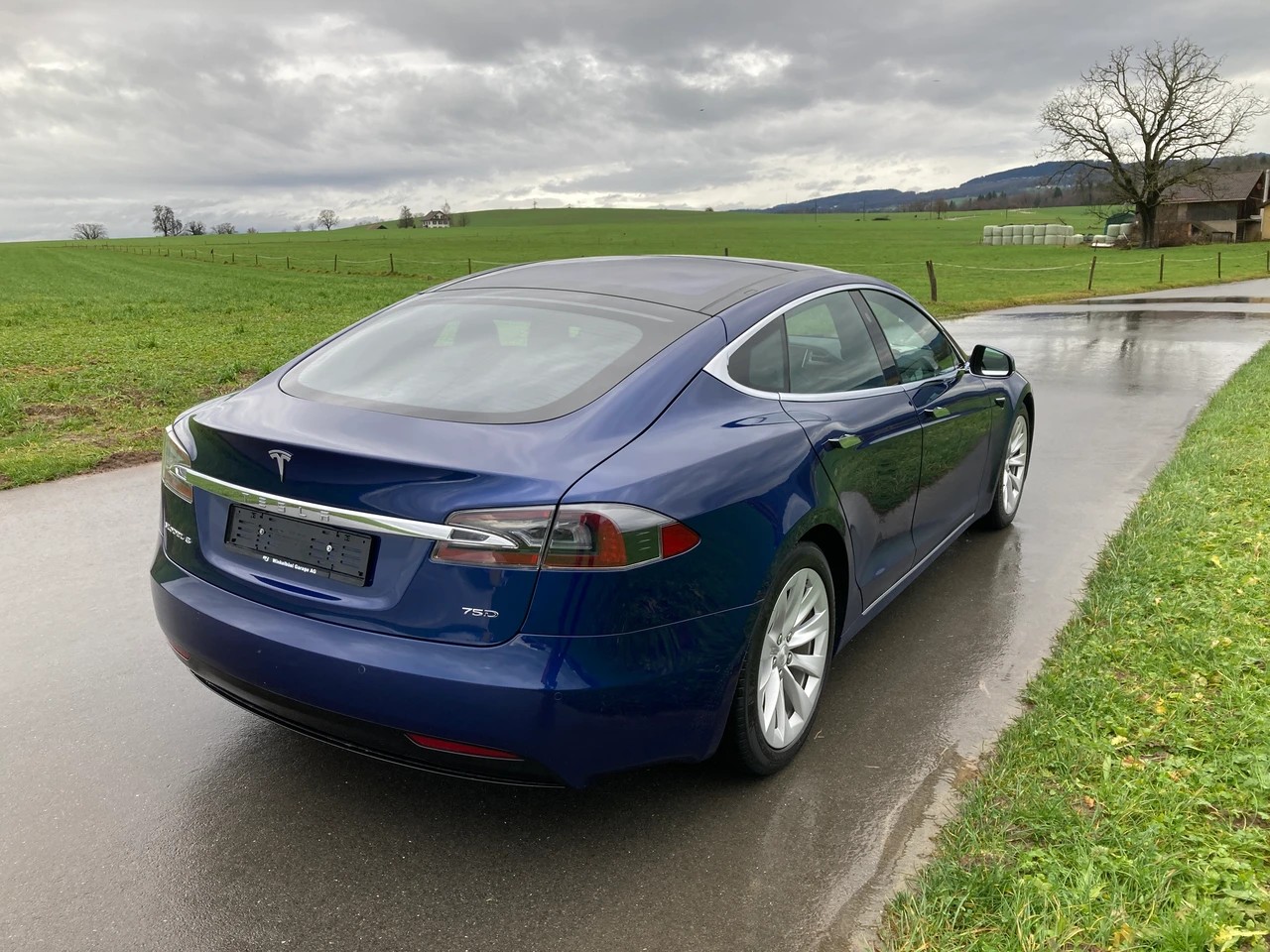 TESLA Model S 75 D-image-3