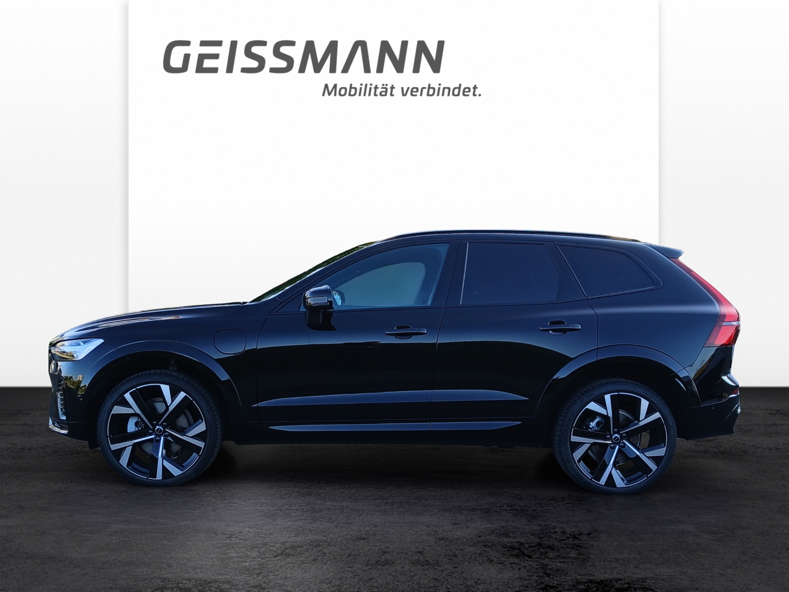 VOLVO XC60 2.0 T8 TE Black Edition eAWD-showroom-element-2