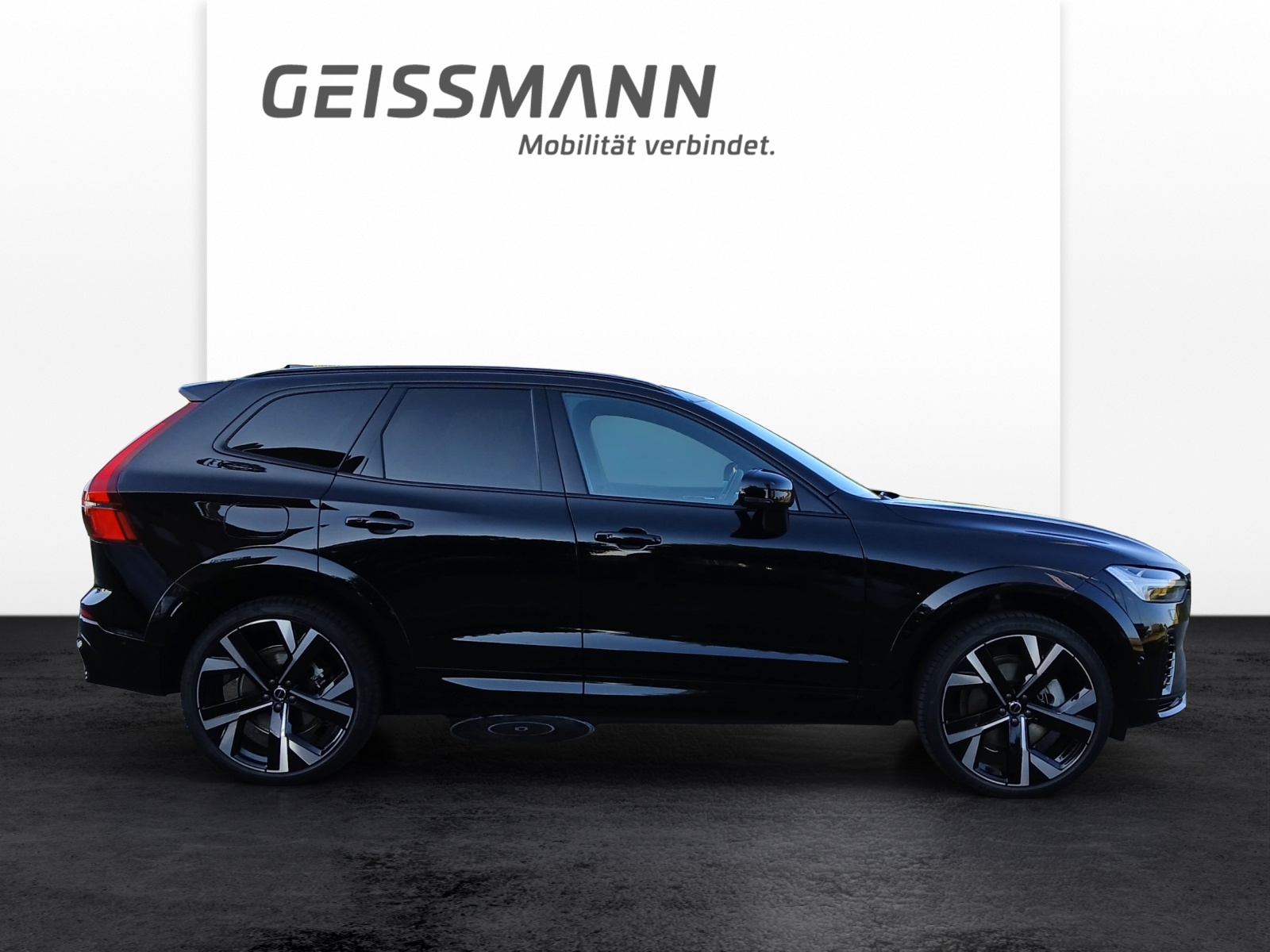VOLVO XC60 2.0 T8 TE Black Edition eAWD-showroom-element-3