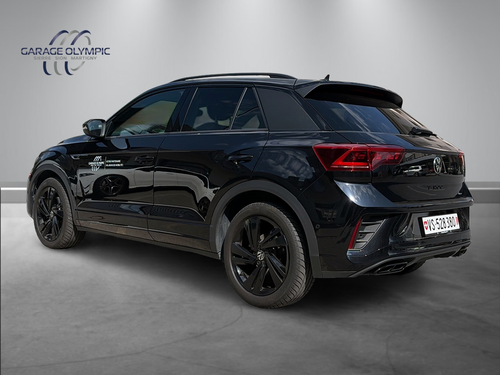 VW T-Roc 2.0 TSI R-Line DSG 4Motion-image-2