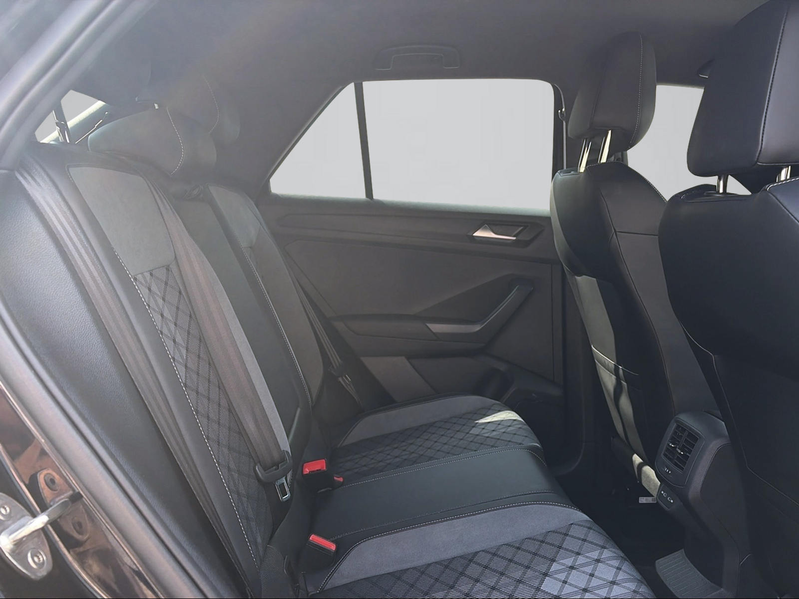 VW T-Roc 2.0 TSI R-Line DSG 4Motion-image-5