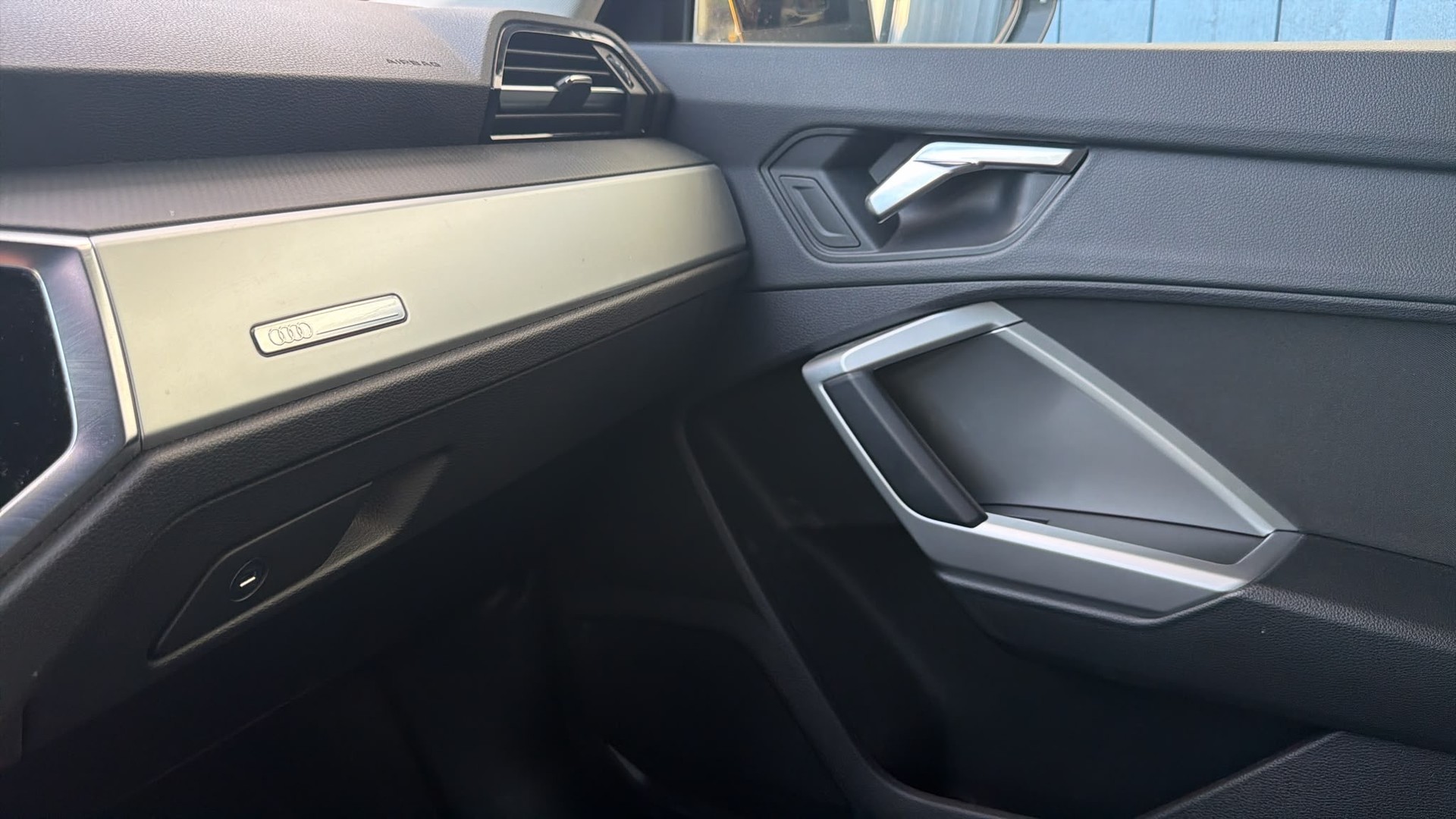 AUDI Q3 35 TDI S-tronic-image-15