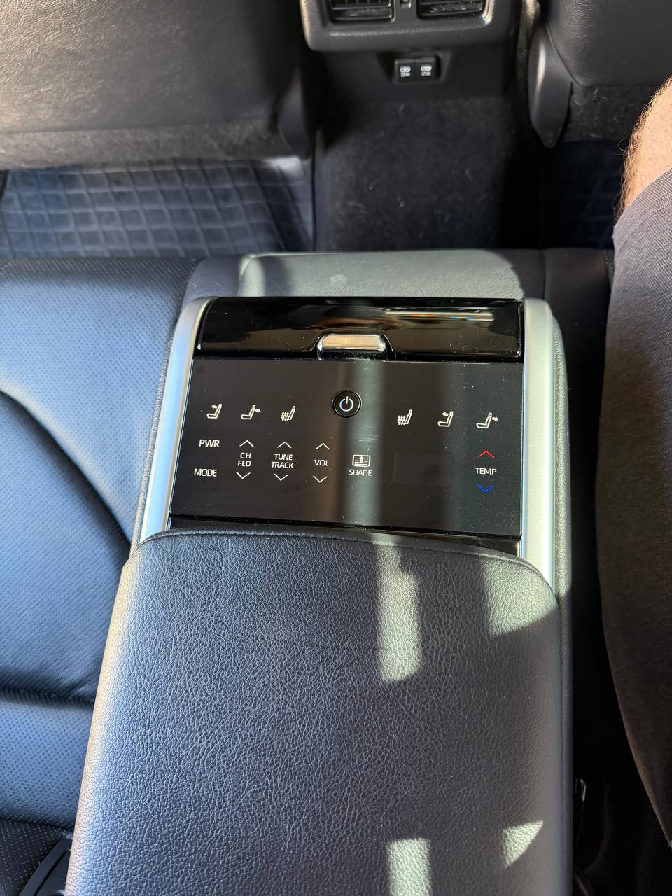 TOYOTA 2.5 HSD Premium-image-5