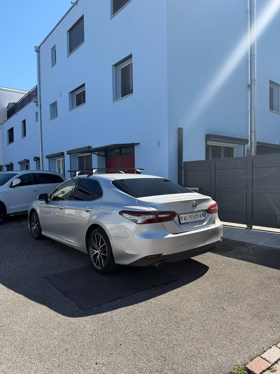 TOYOTA 2.5 HSD Premium-image-2