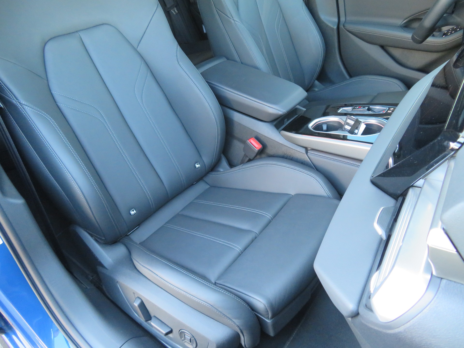 AUDI A6 Avant TFSI quattro "S-Line" S tronic-image-12