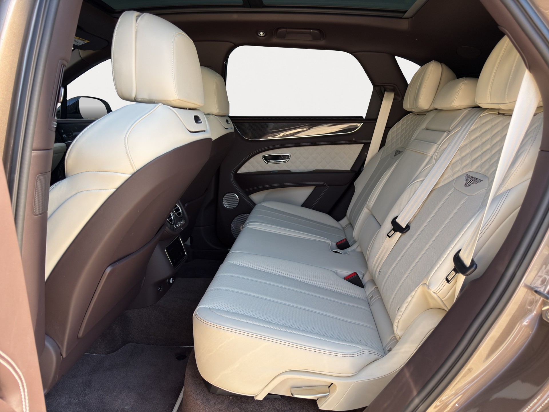 BENTLEY Bentayga V6 Hybrid-image-15