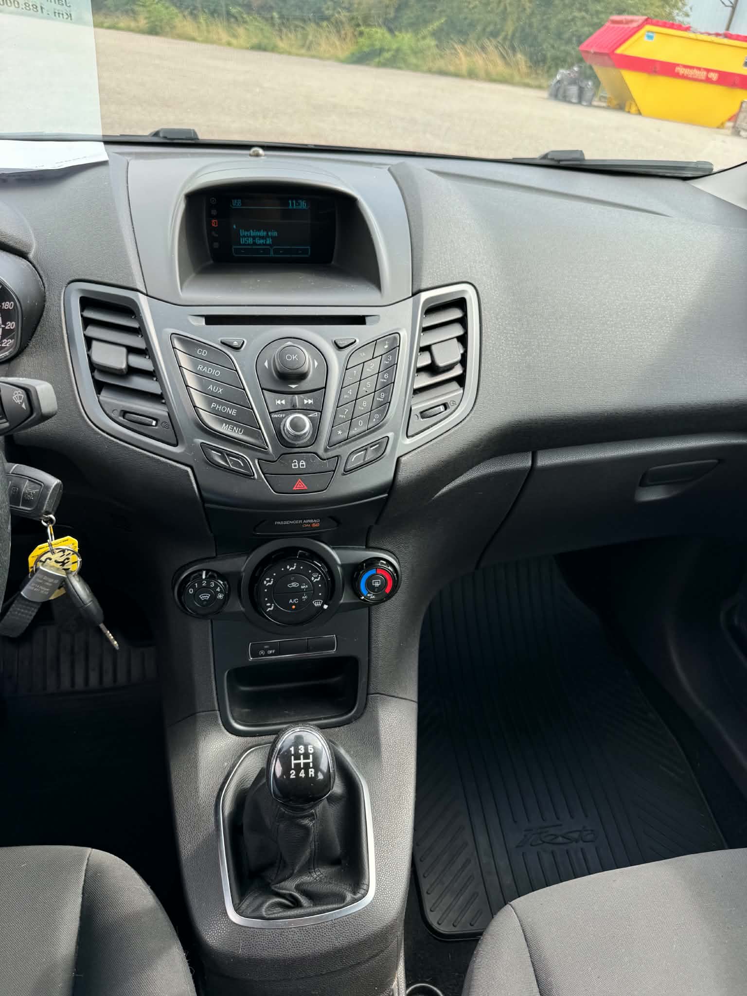 FORD Fiesta 1.0 SCTi Trend-image-9