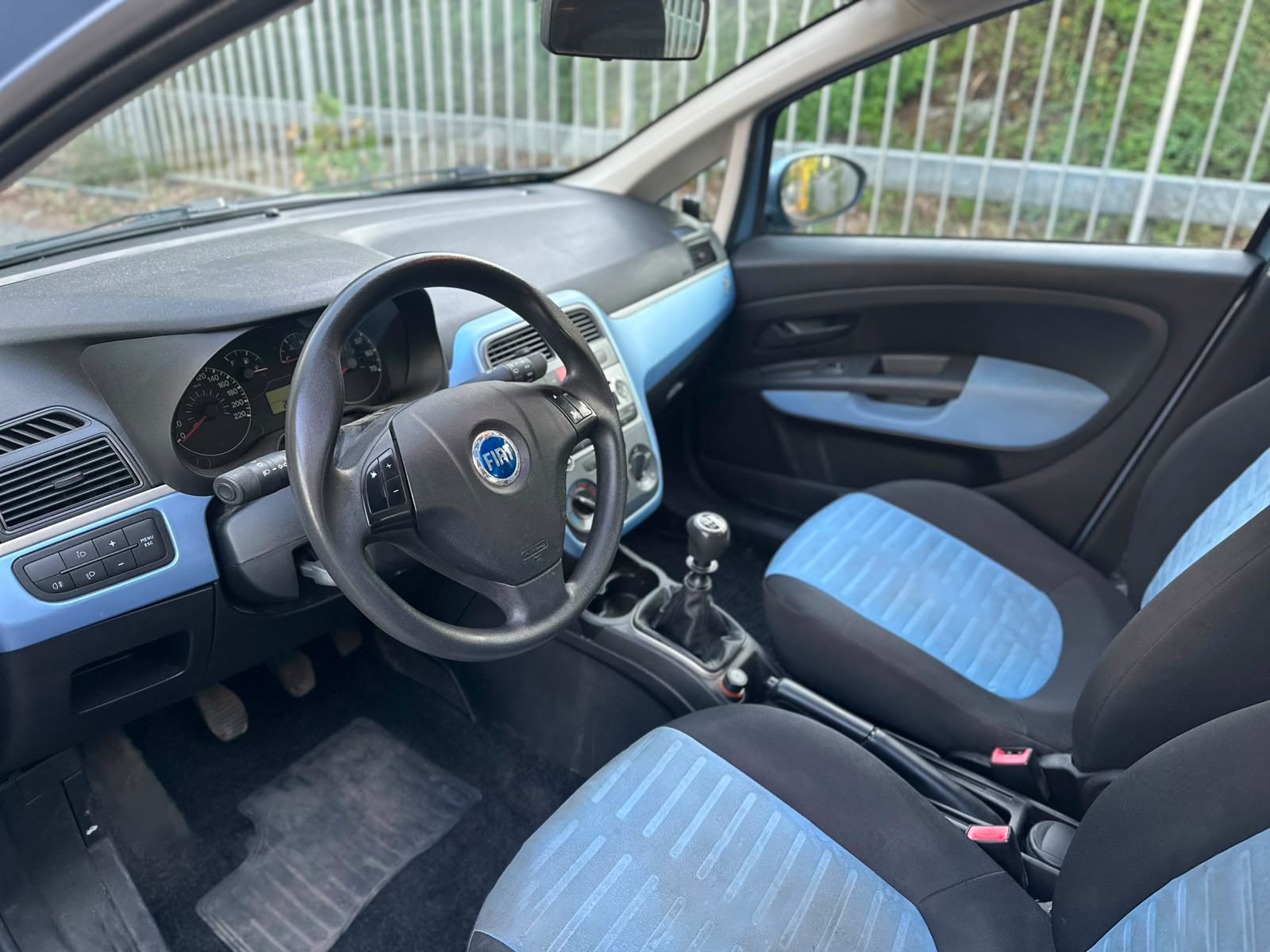 FIAT Punto 1.4 16V Emotion-image-12